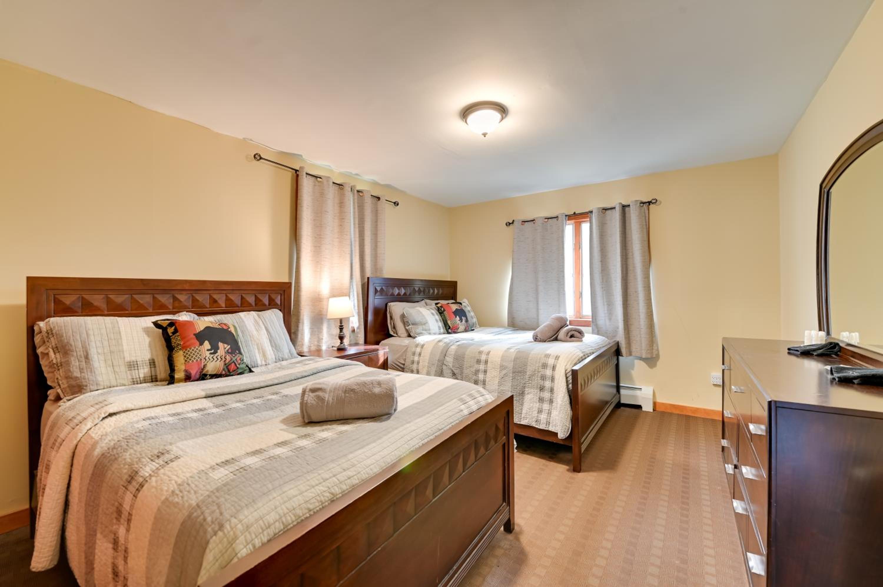 Less Than 1 Mi to Hunter Mtn Skiing Family-Friendly Stay!
