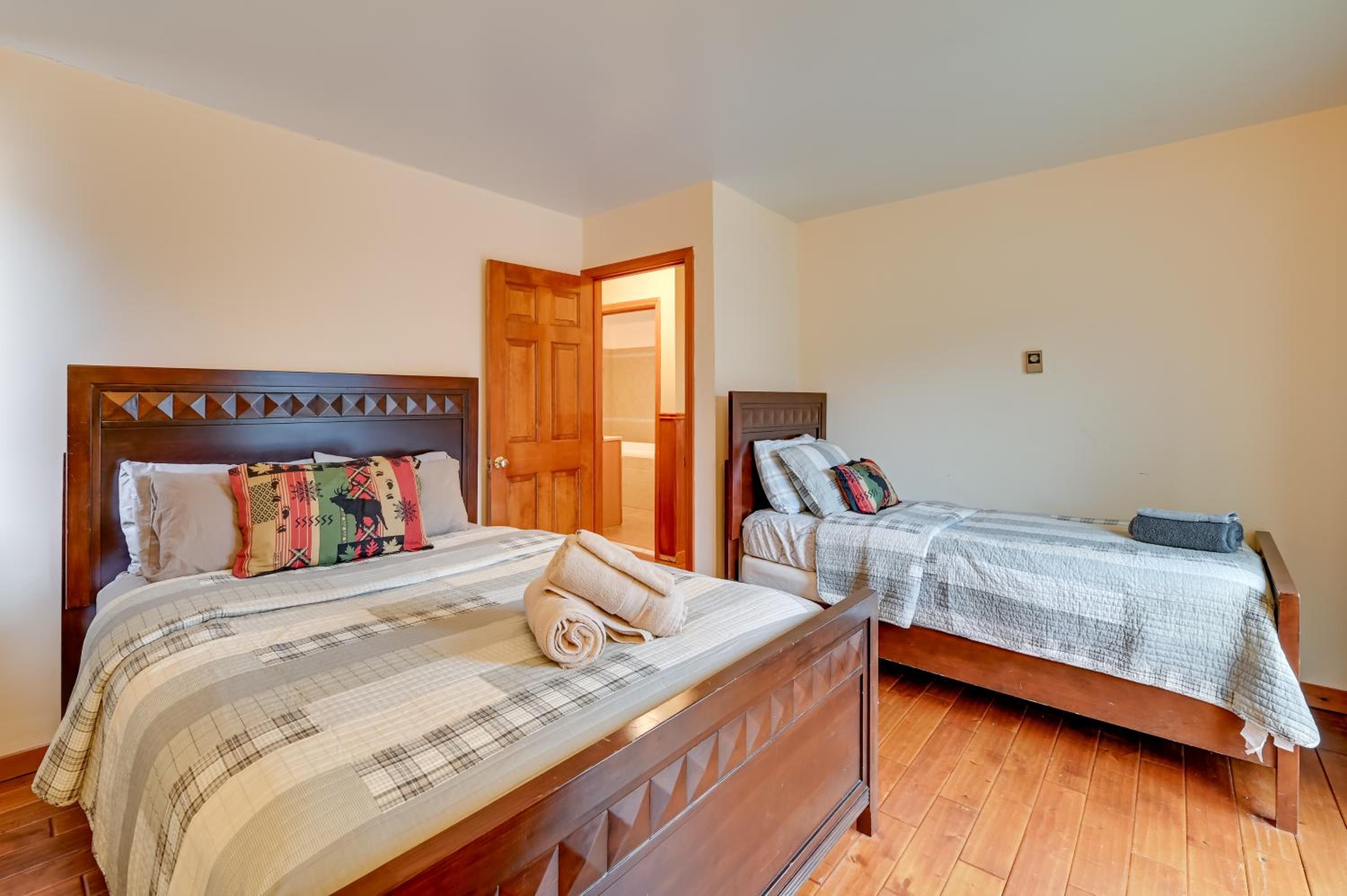 Less Than 1 Mi to Hunter Mtn Skiing Family-Friendly Stay!