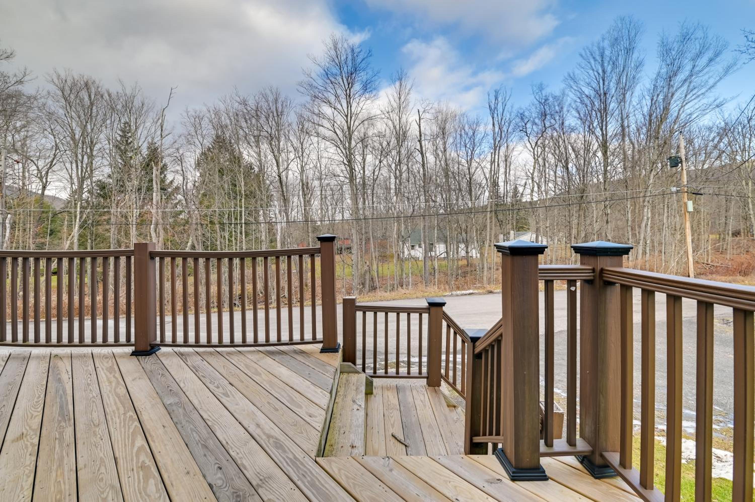 Less Than 1 Mi to Hunter Mtn Skiing Family-Friendly Stay!