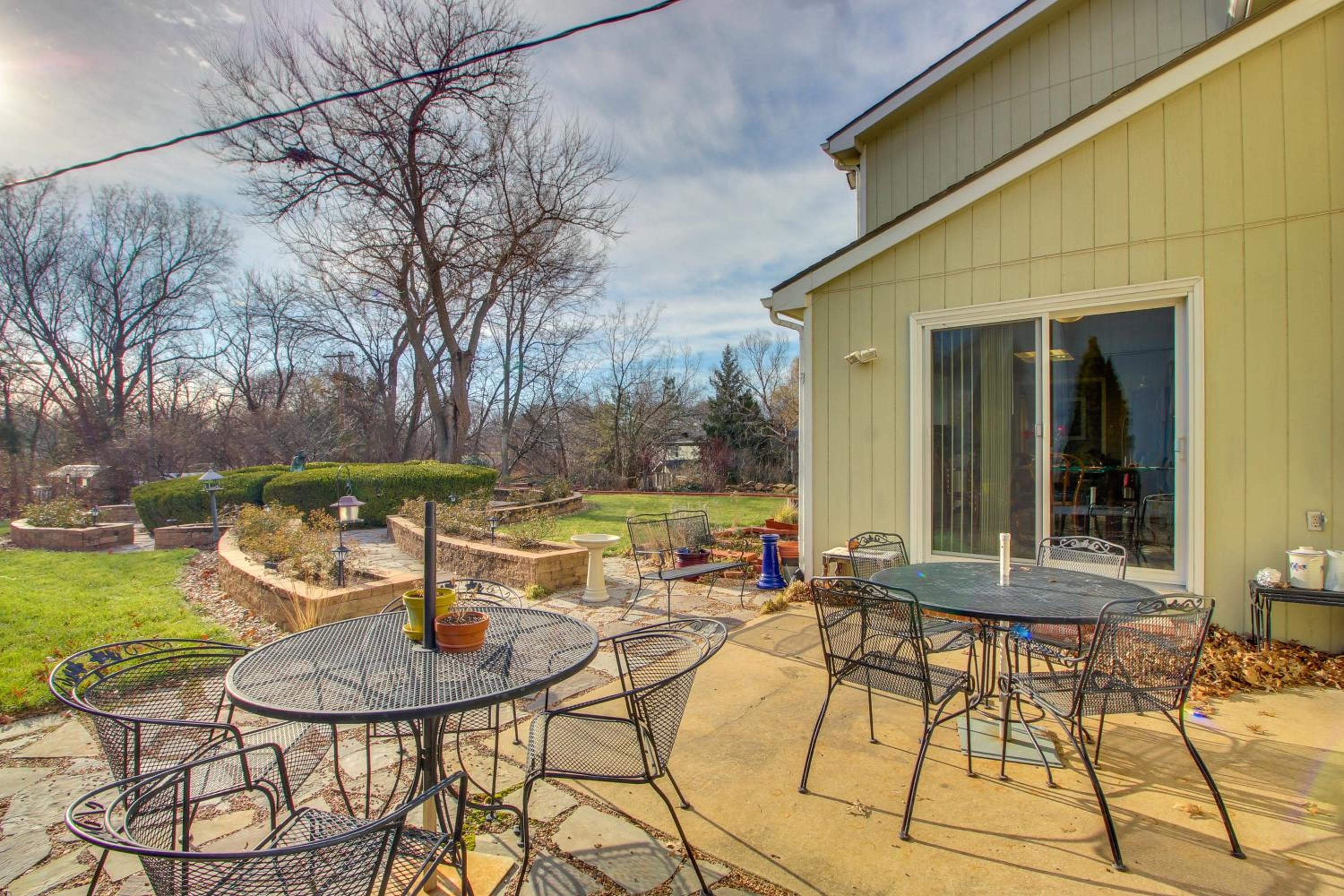 2 Mi to KU Campus Group Getaway with Patio and Garden