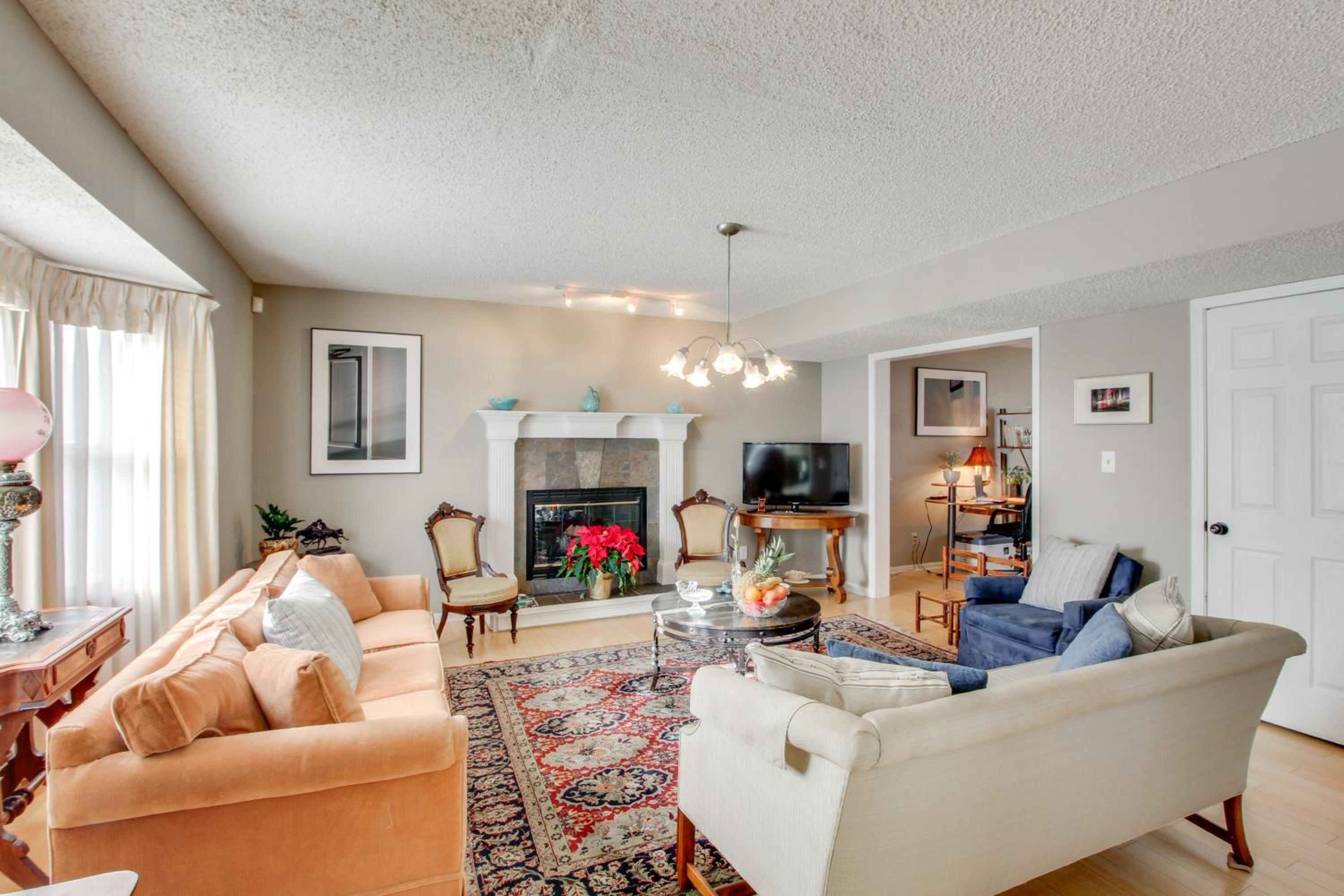 2 Mi to KU Campus Group Getaway with Patio and Garden