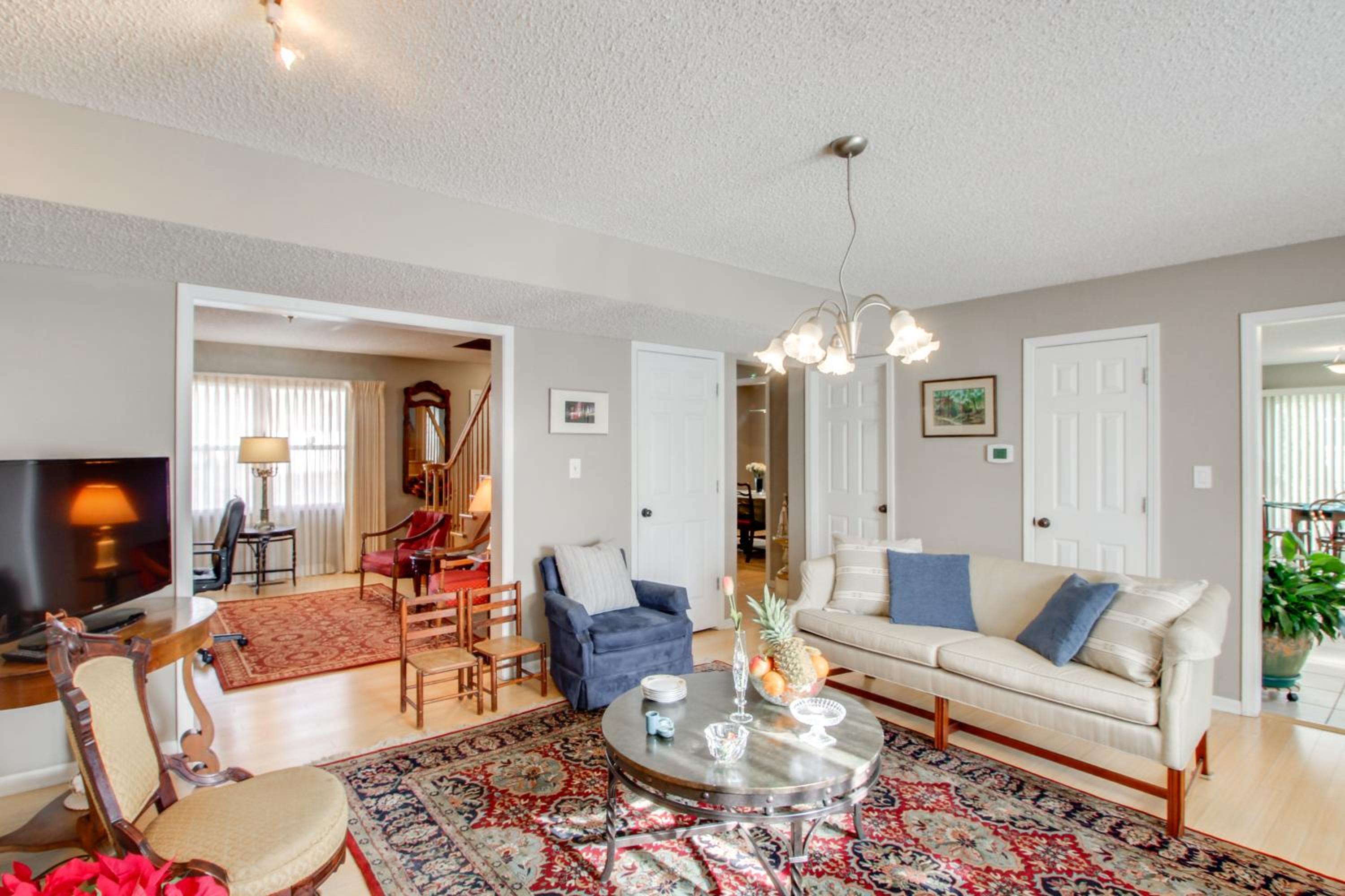 2 Mi to KU Campus Group Getaway with Patio and Garden
