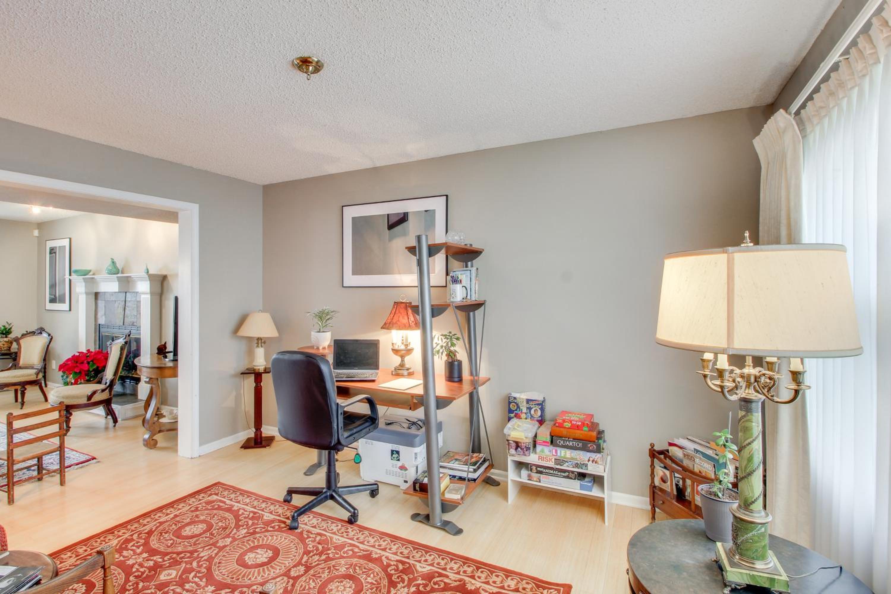 2 Mi to KU Campus Group Getaway with Patio and Garden