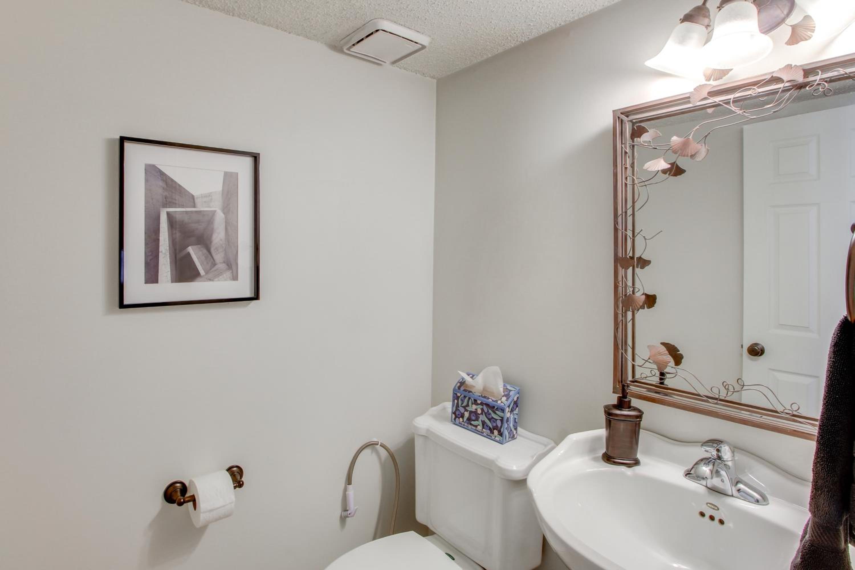 2 Mi to KU Campus Group Getaway with Patio and Garden