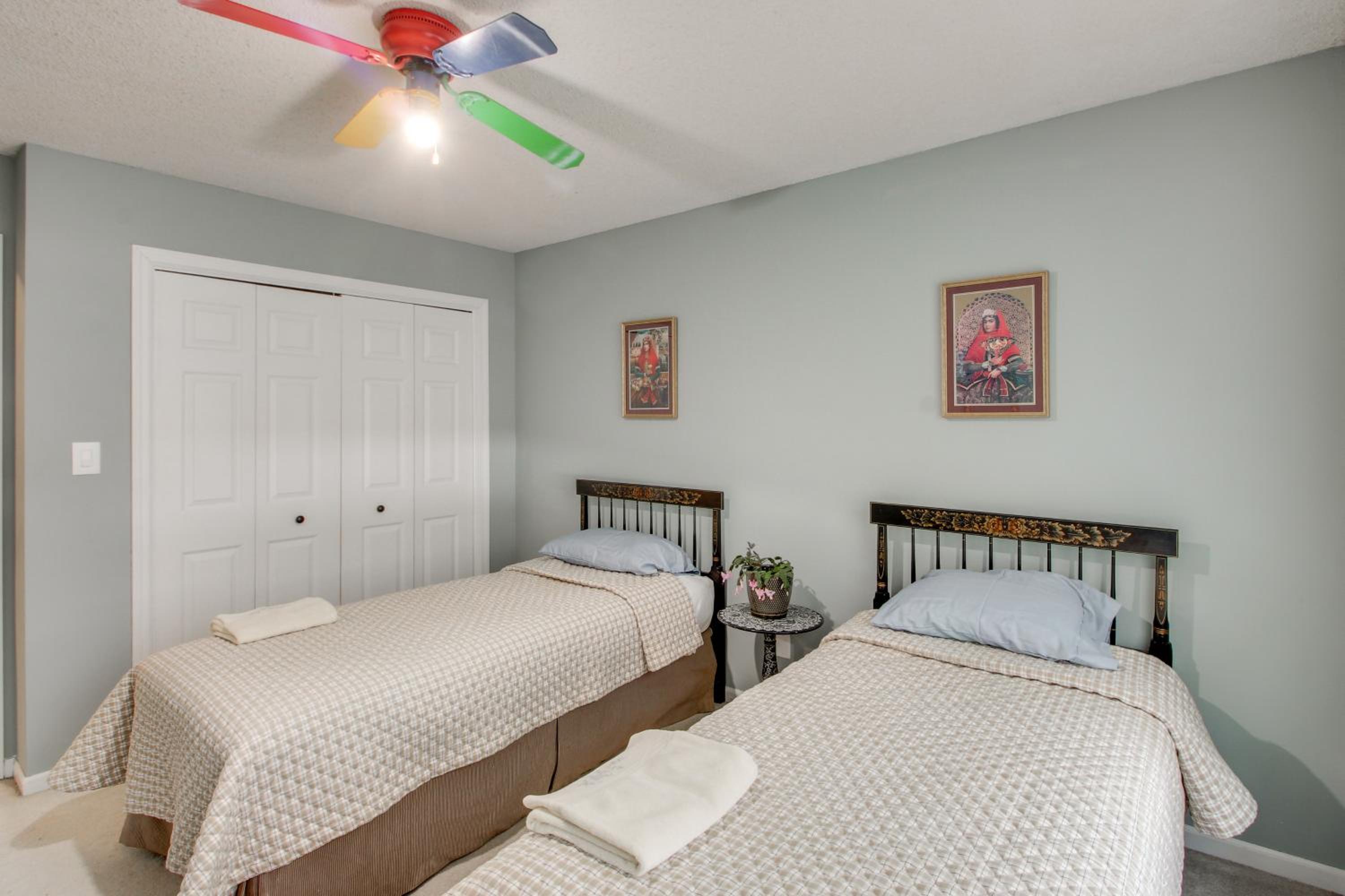 2 Mi to KU Campus Group Getaway with Patio and Garden