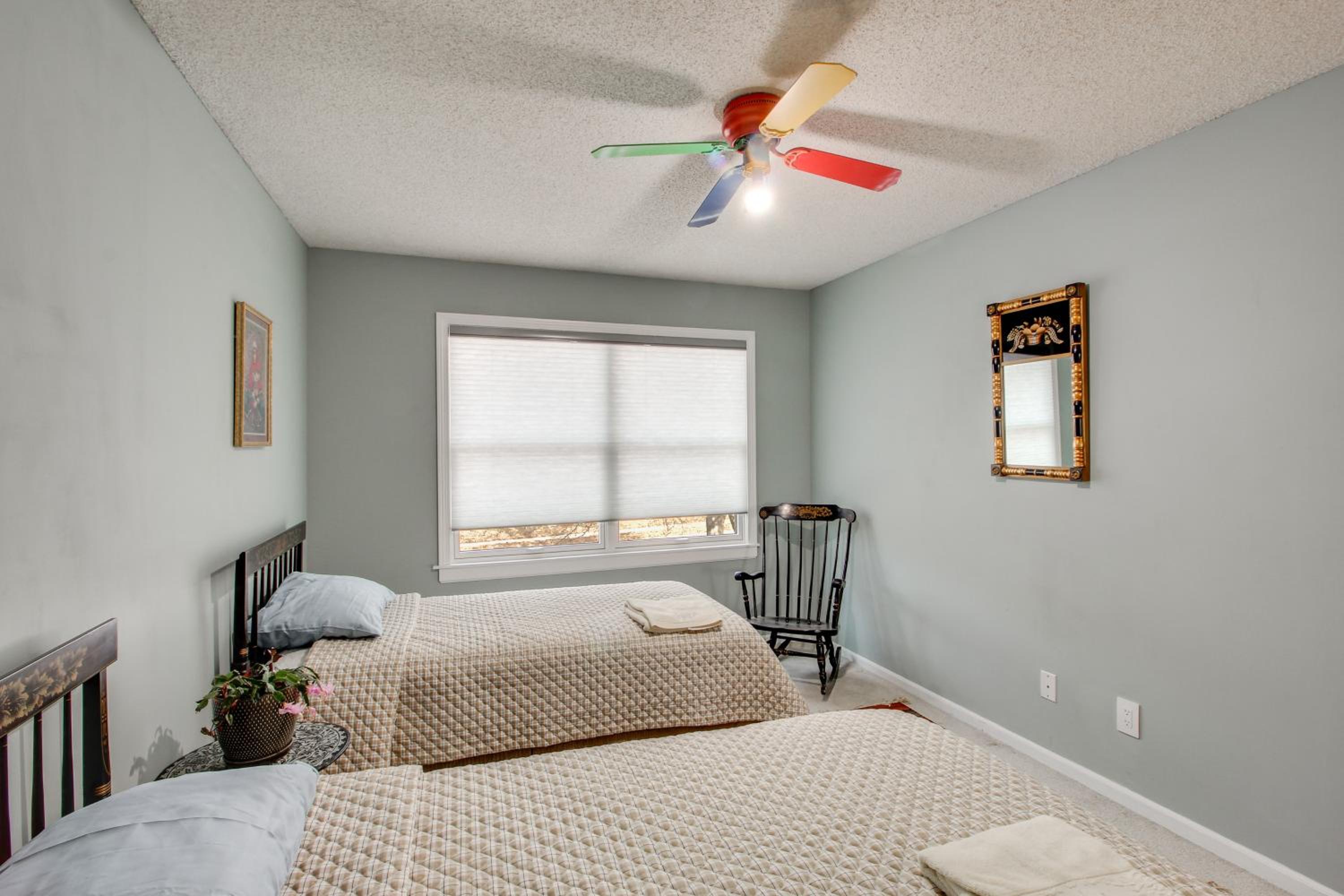 2 Mi to KU Campus Group Getaway with Patio and Garden
