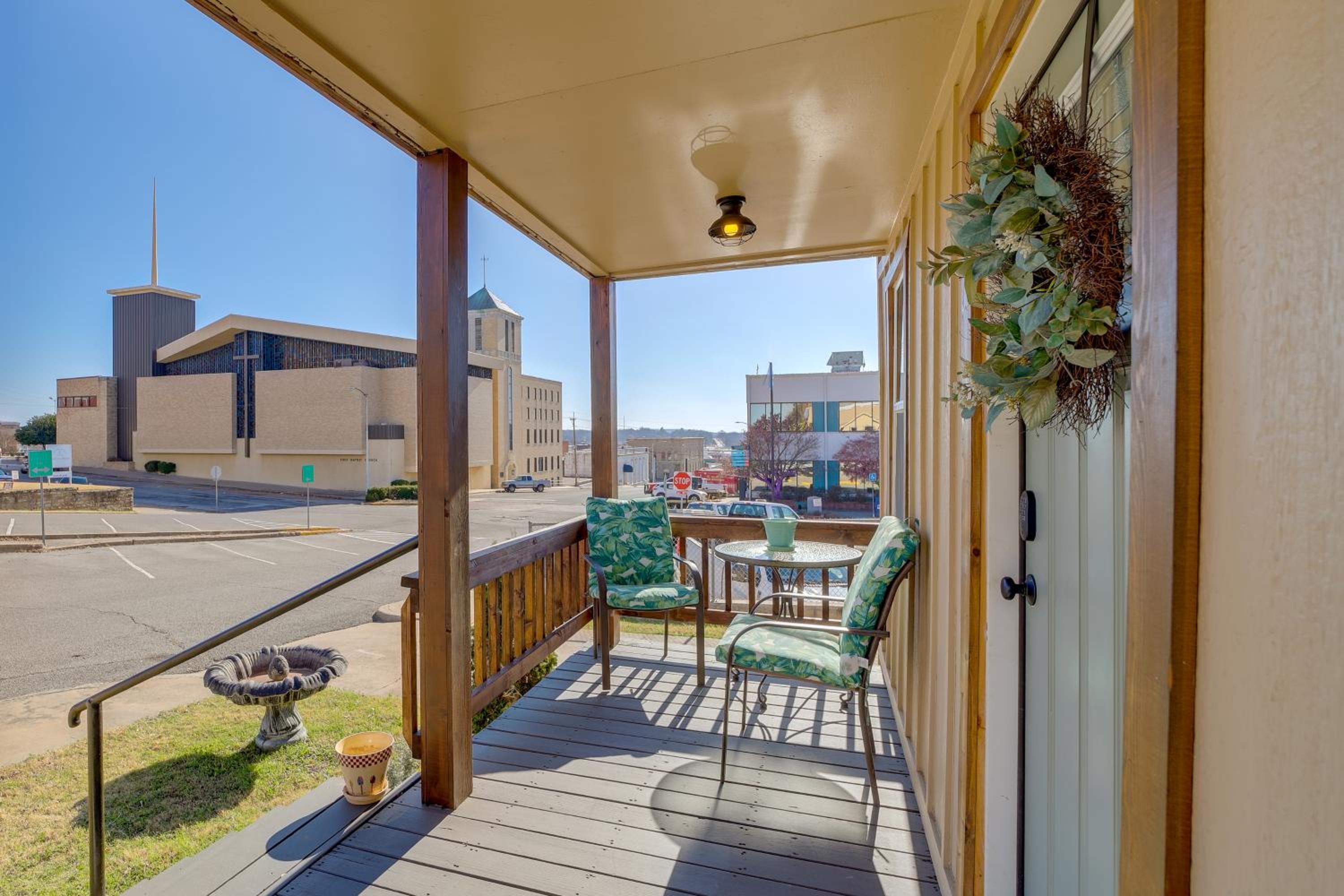 Dtwn McAlester Home Near Wedding Chapel and Casino