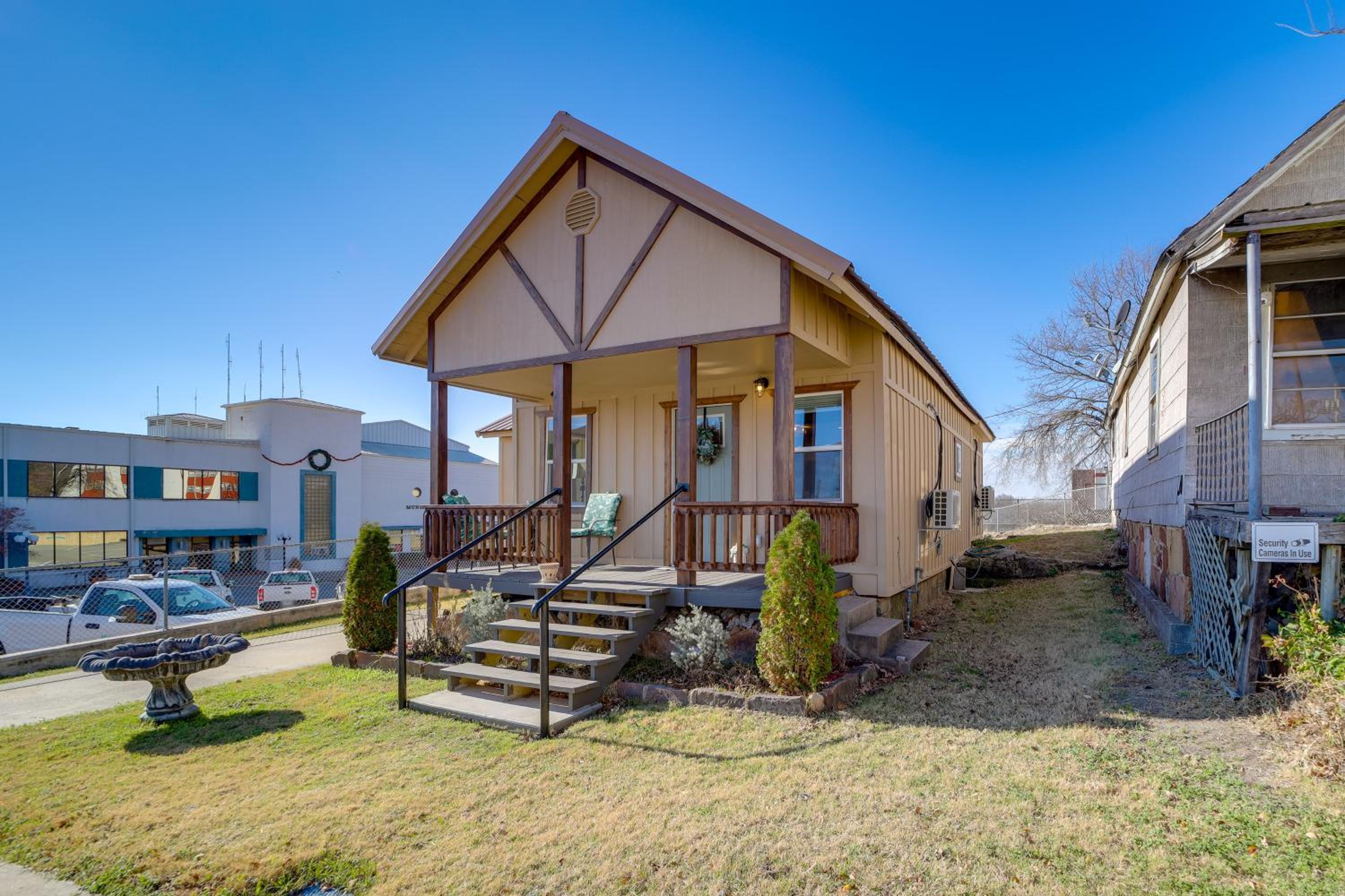 Dtwn McAlester Home Near Wedding Chapel and Casino