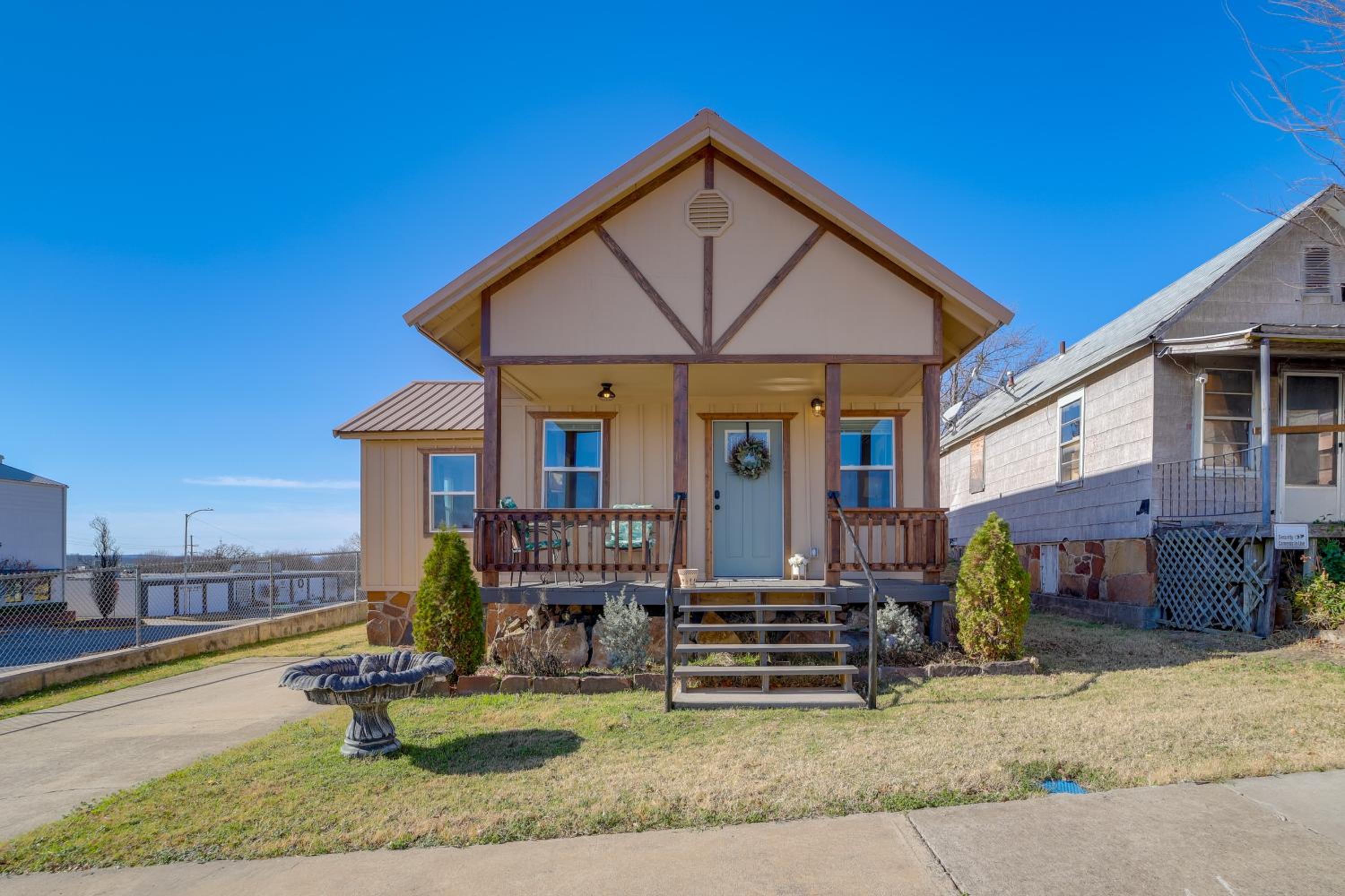 Dtwn McAlester Home Near Wedding Chapel and Casino