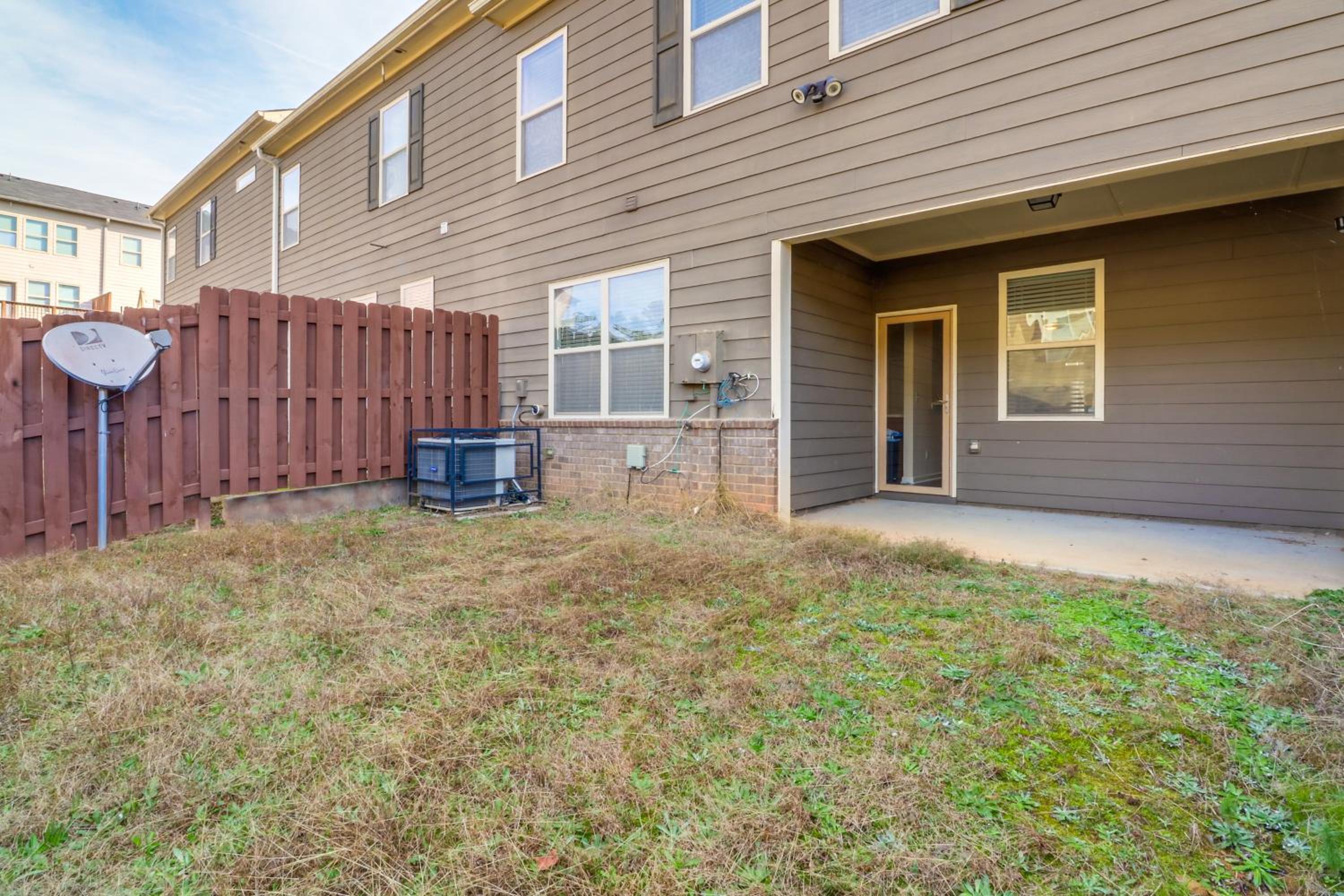 Walk to Park Peaceful Atlanta Townhome with Deck