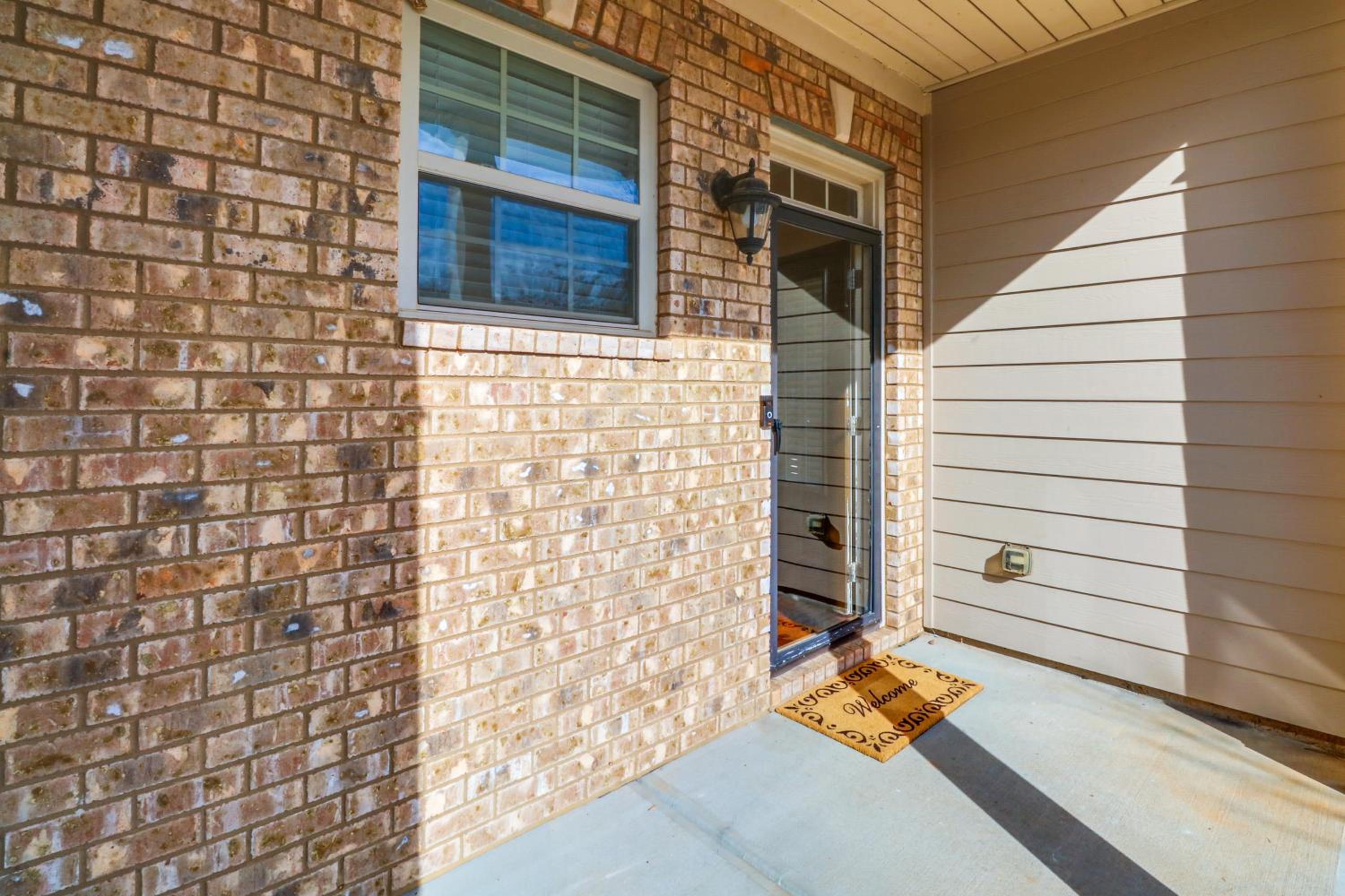 Walk to Park Peaceful Atlanta Townhome with Deck