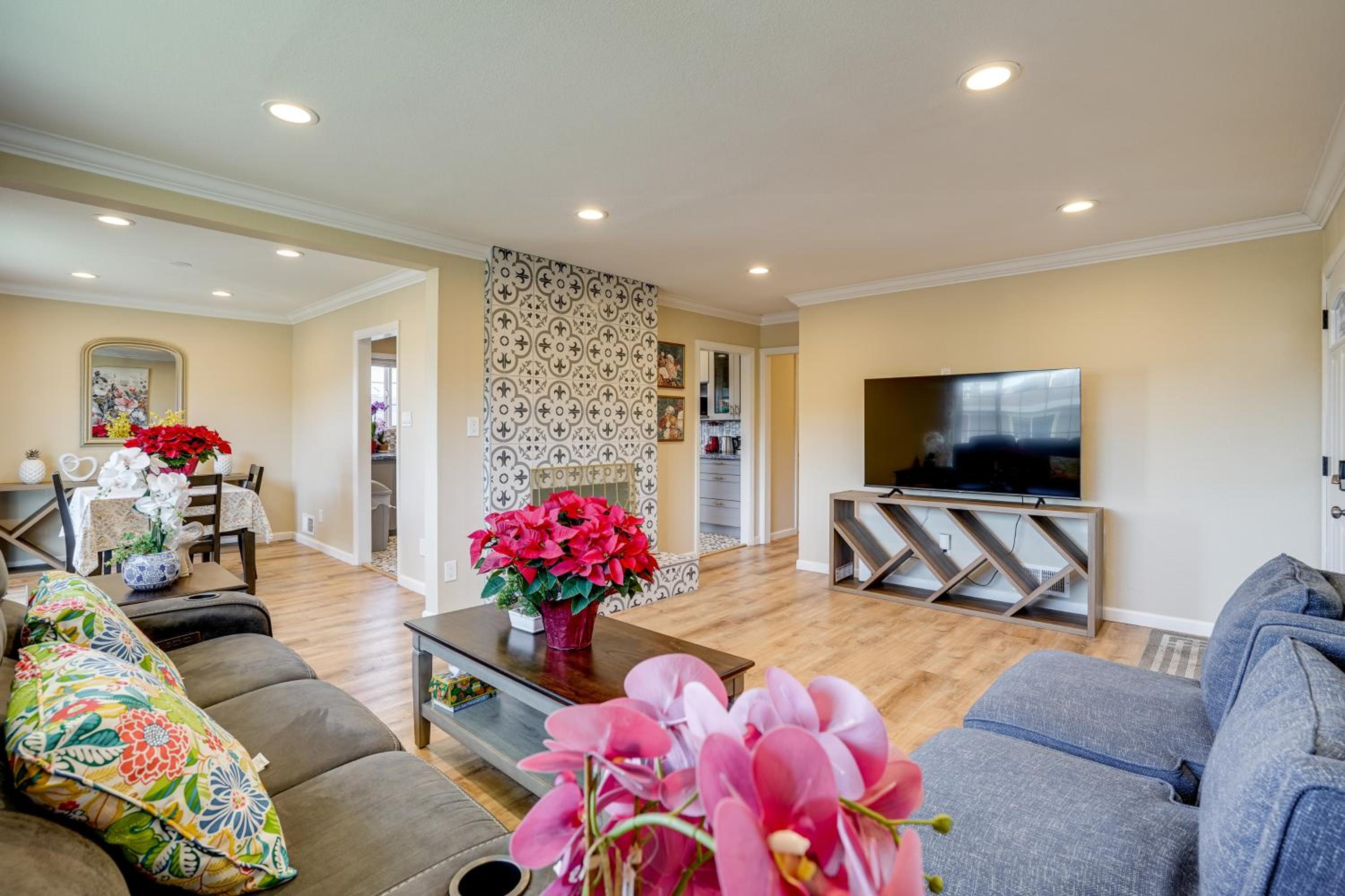 Easy SF Access! Spacious Family Home with Yard