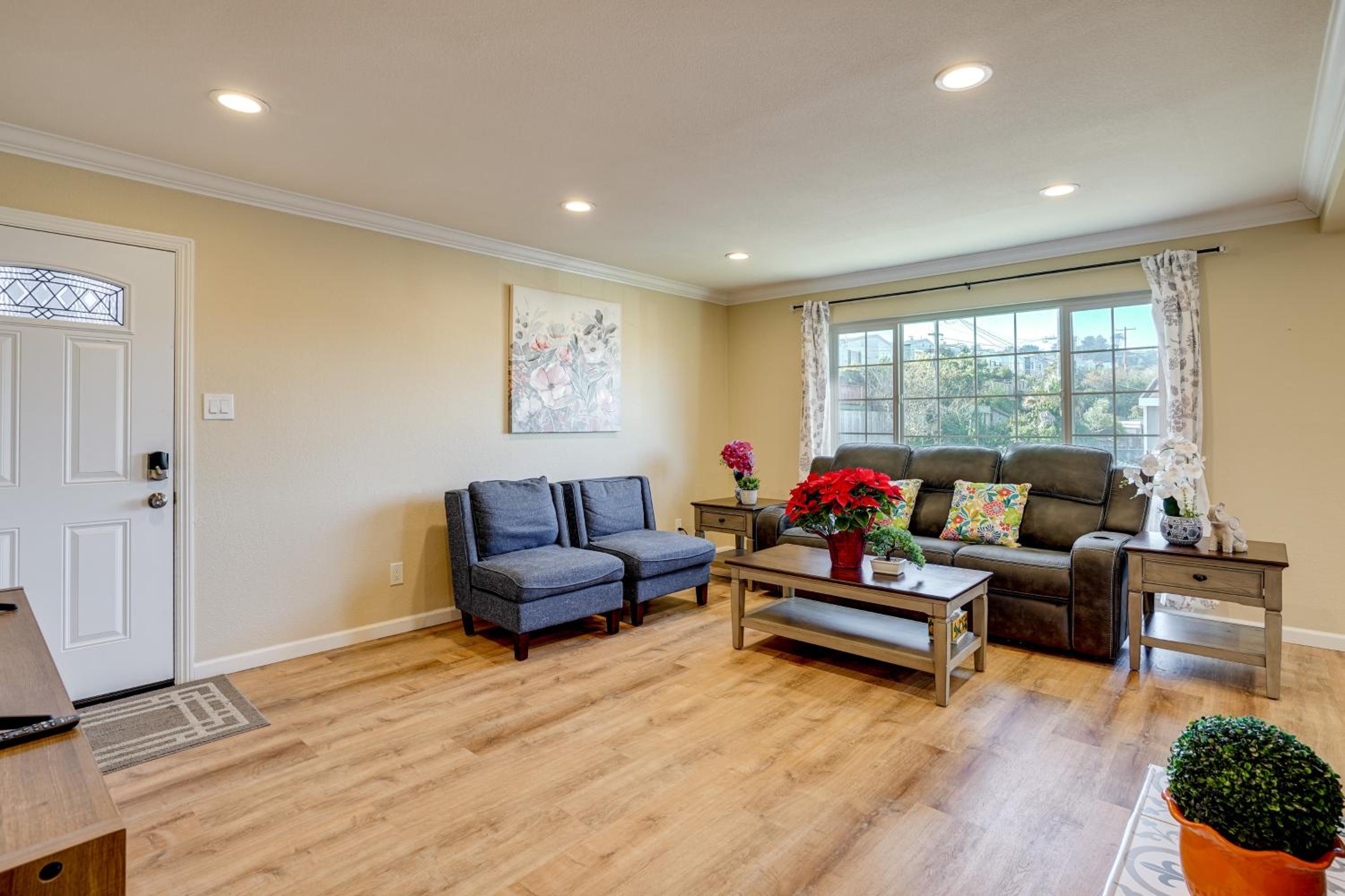 Easy SF Access! Spacious Family Home with Yard