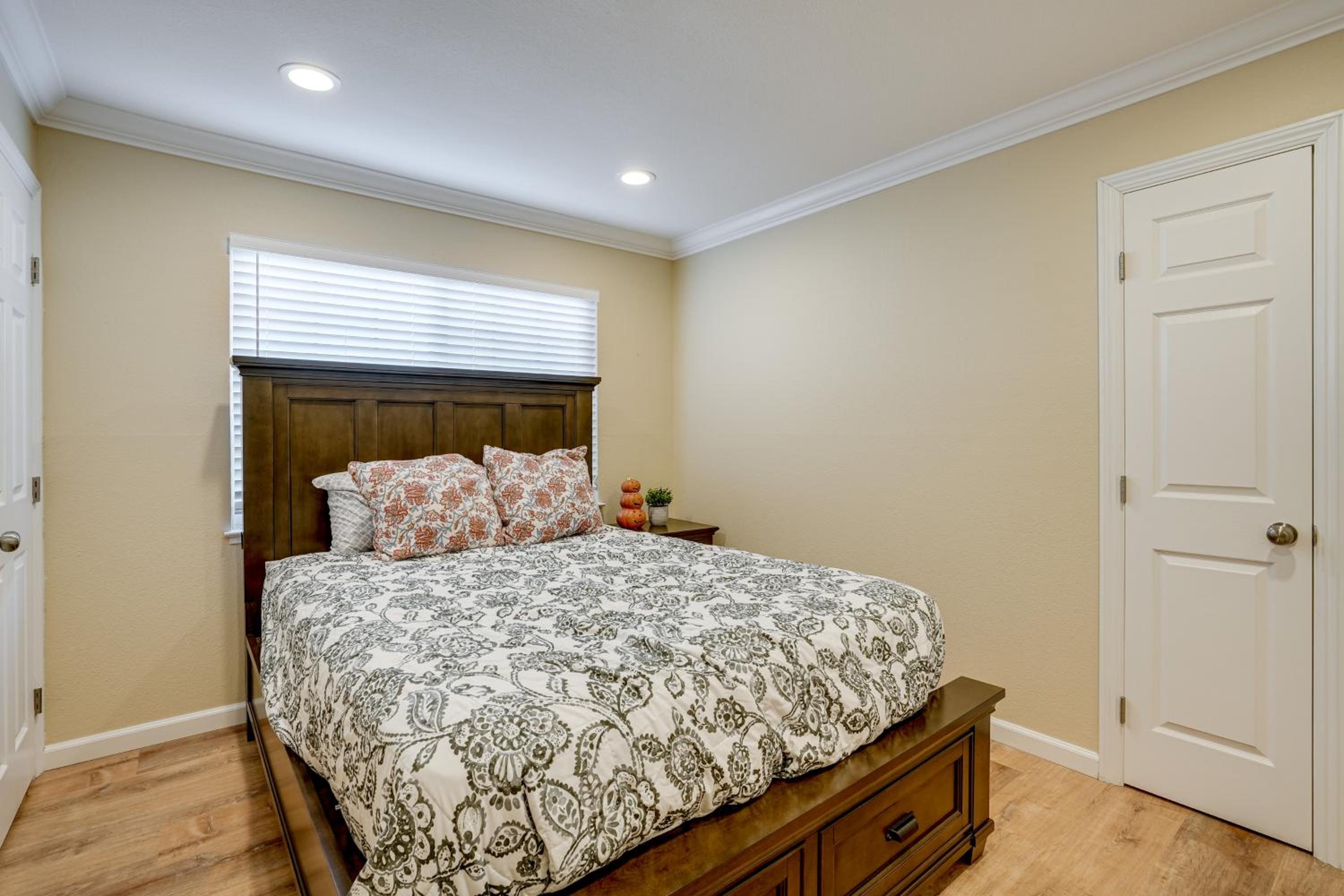 Easy SF Access! Spacious Family Home with Yard