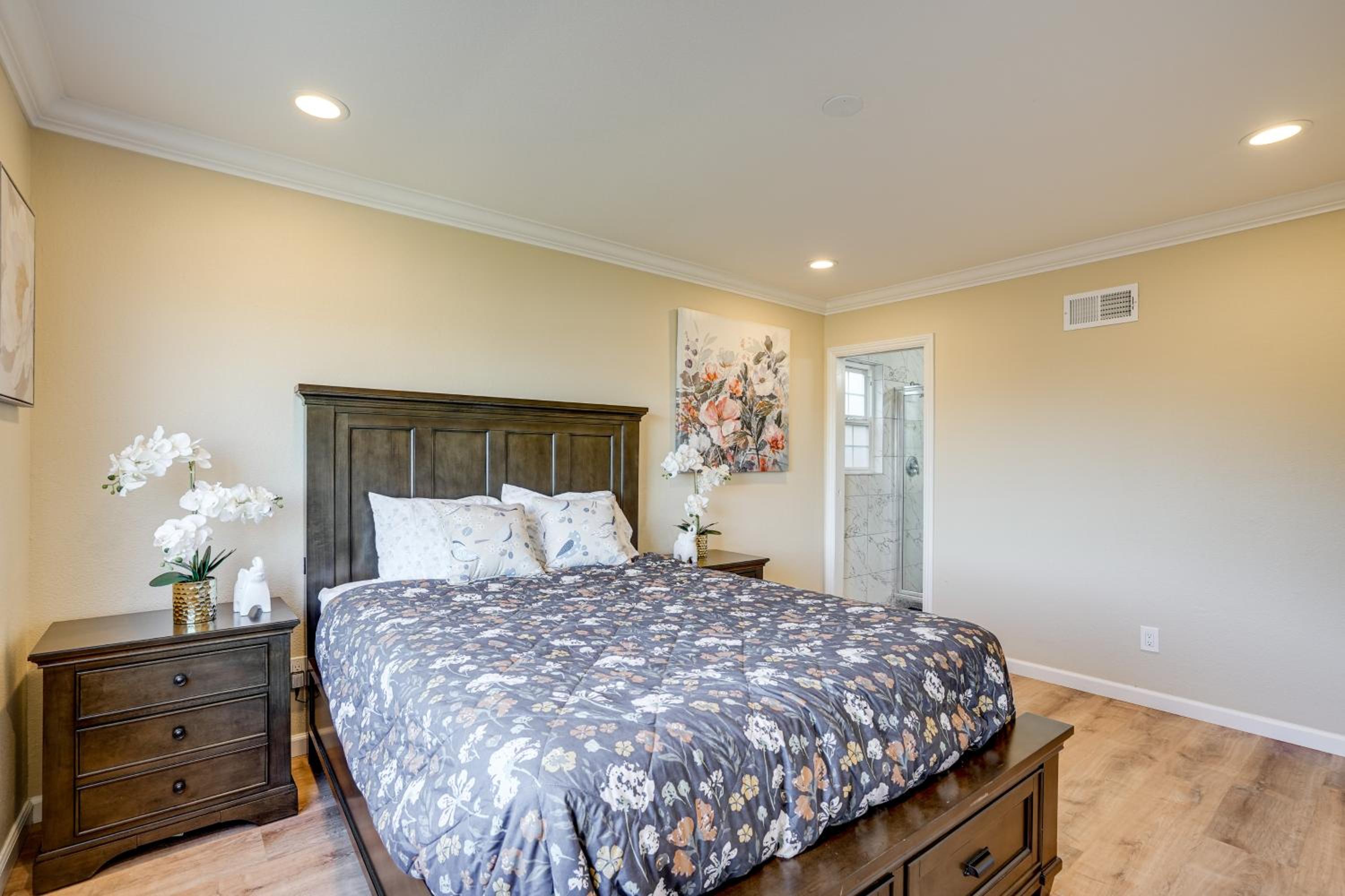 Easy SF Access! Spacious Family Home with Yard