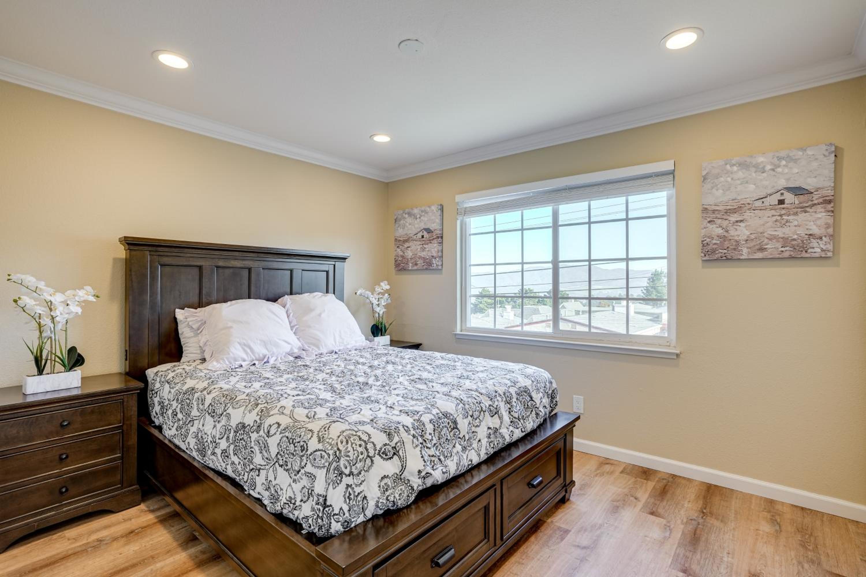 Easy SF Access! Spacious Family Home with Yard