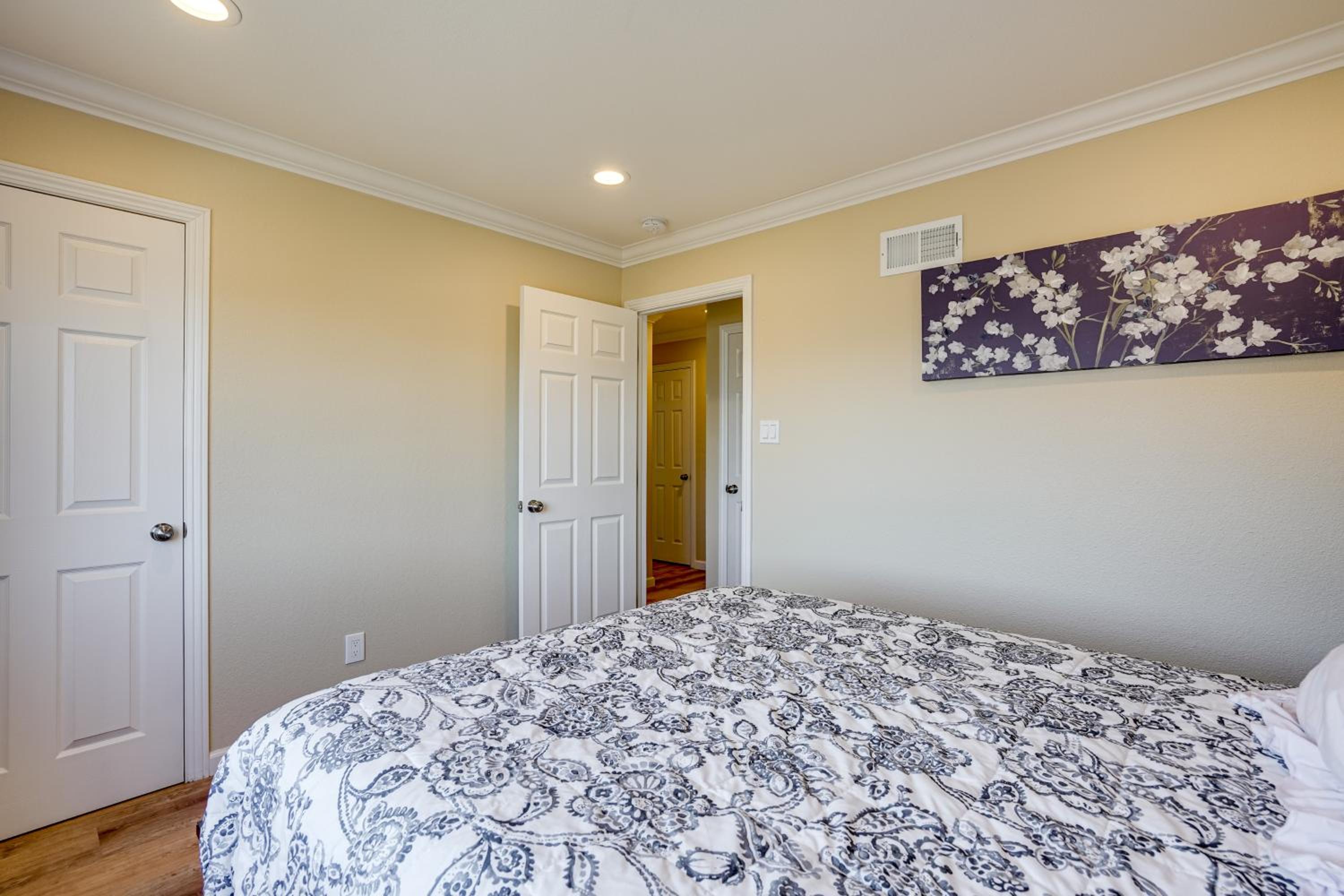 Easy SF Access! Spacious Family Home with Yard