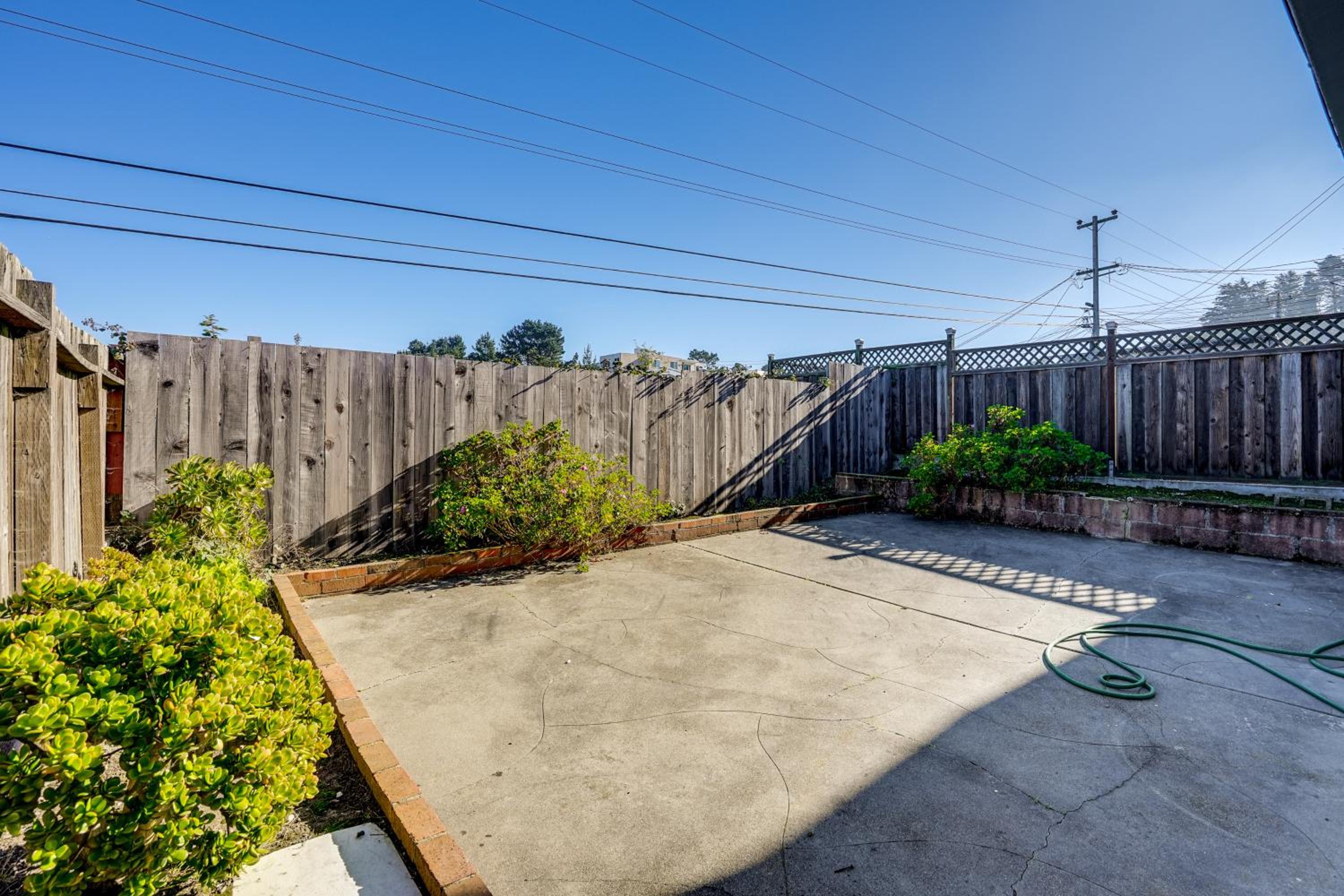 Easy SF Access! Spacious Family Home with Yard