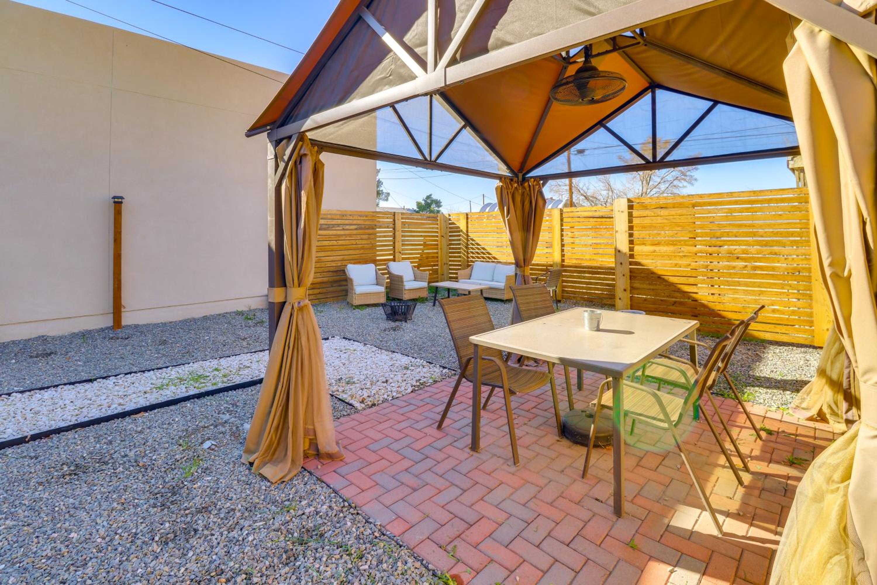 2 Mi to Heart of Old Town! Stylish ABQ Home