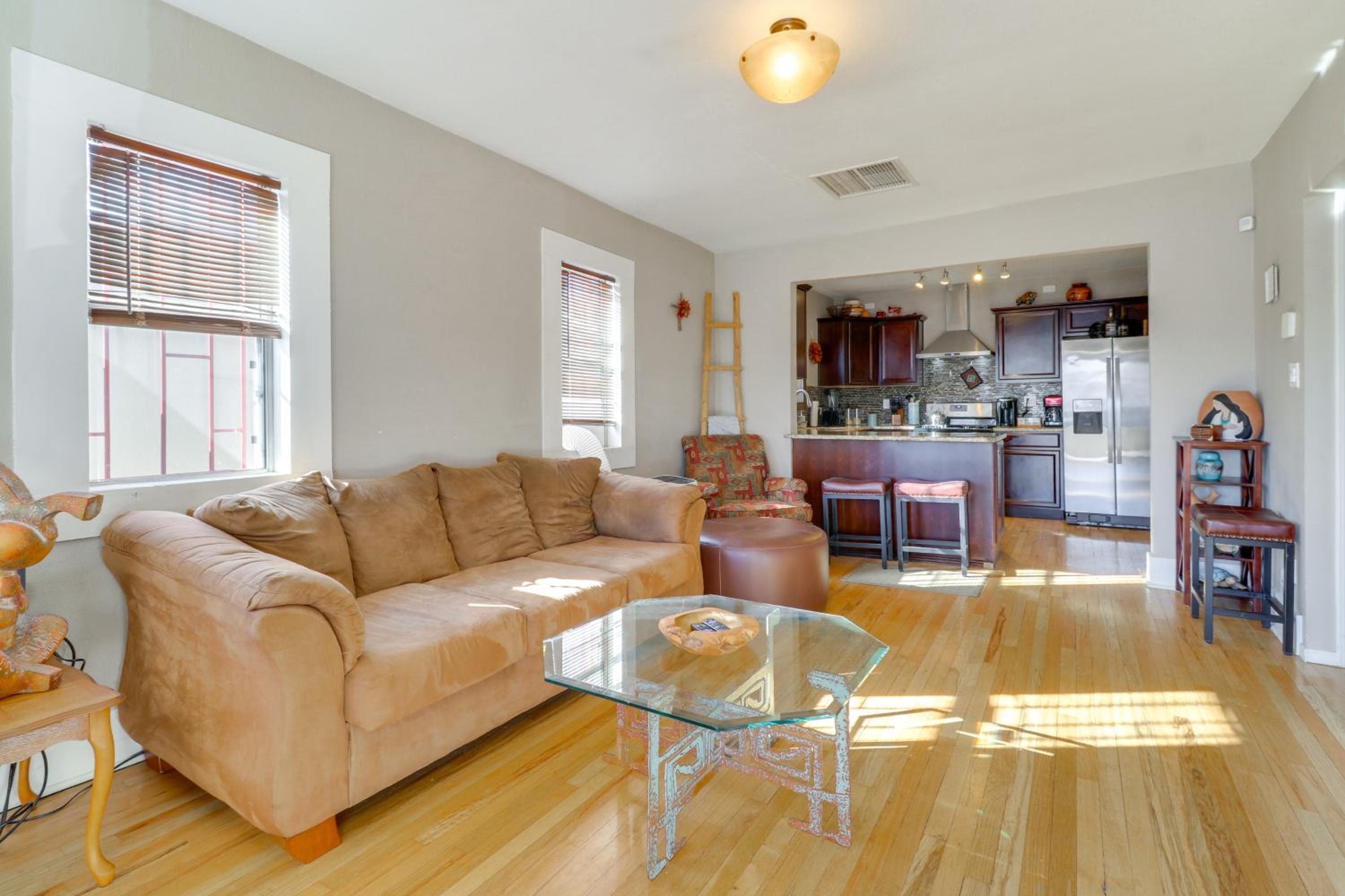2 Mi to Heart of Old Town! Stylish ABQ Home