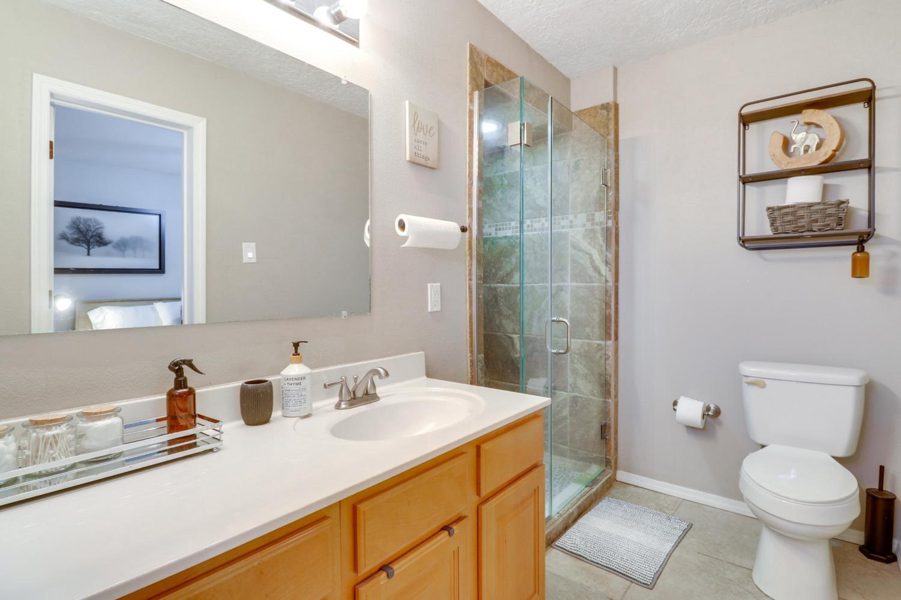 2 Mi to Heart of Old Town! Stylish ABQ Home