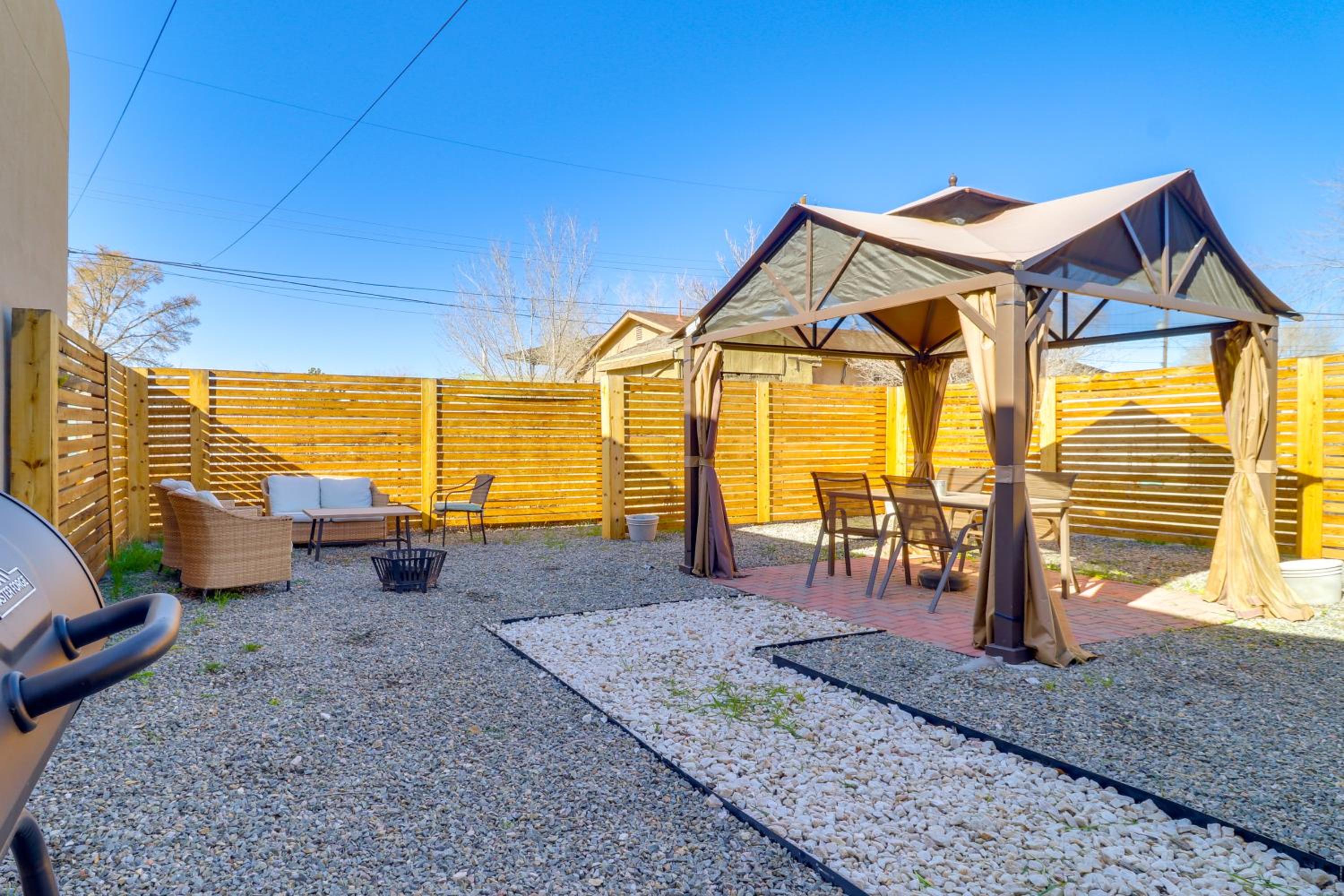 2 Mi to Heart of Old Town! Stylish ABQ Home
