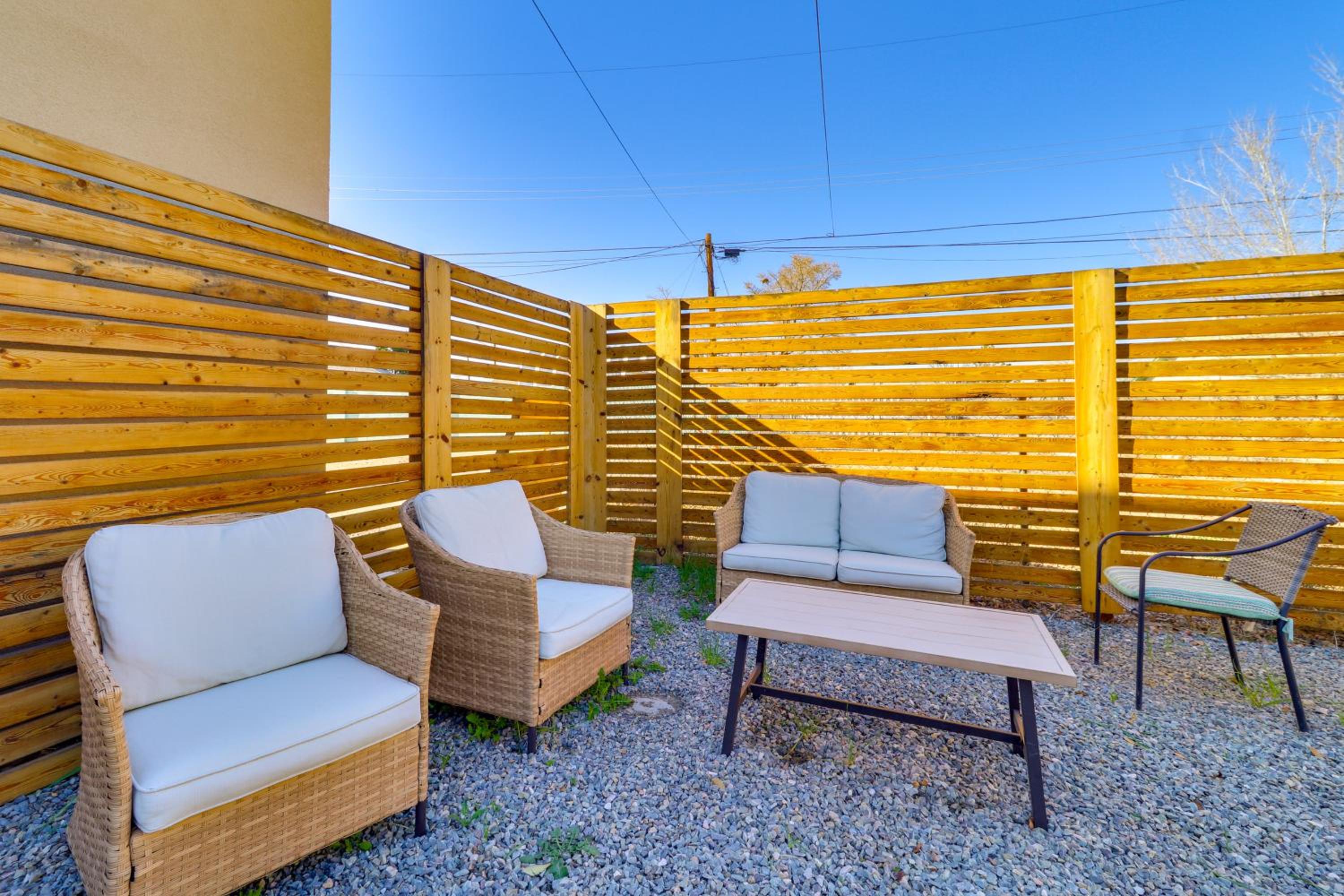 2 Mi to Heart of Old Town! Stylish ABQ Home
