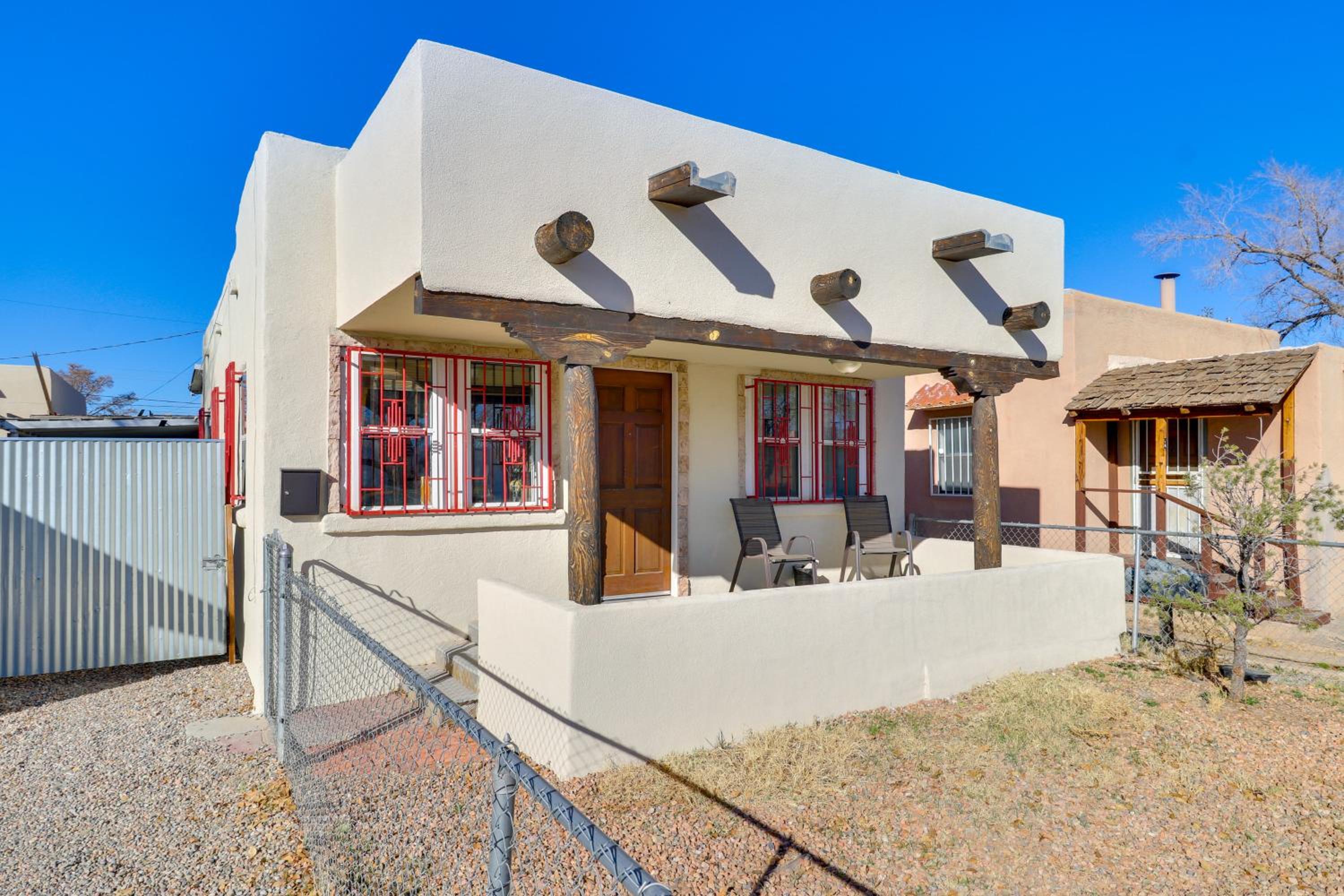 2 Mi to Heart of Old Town! Stylish ABQ Home