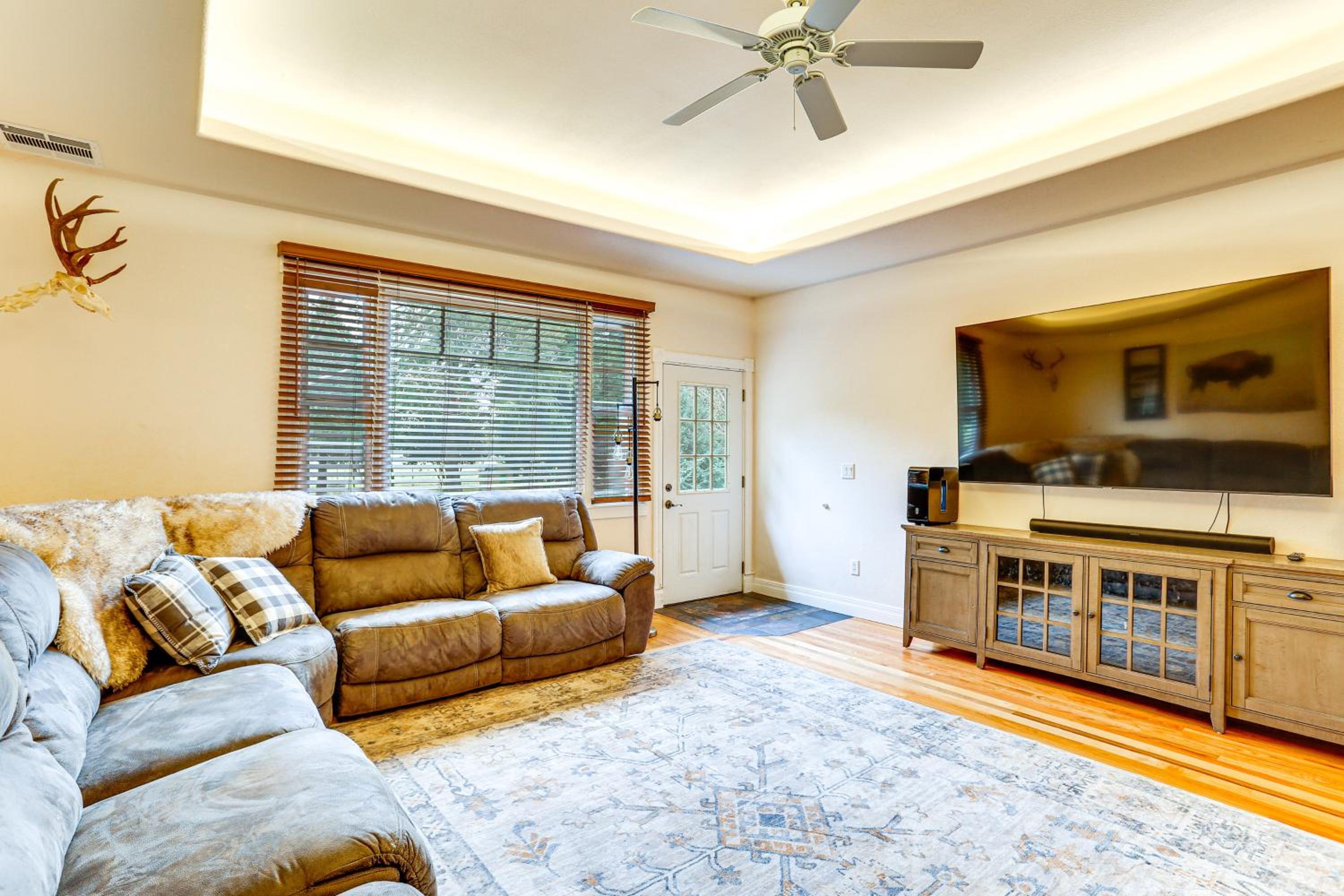 Country Comfort! Spacious Family Home By Red Bluff