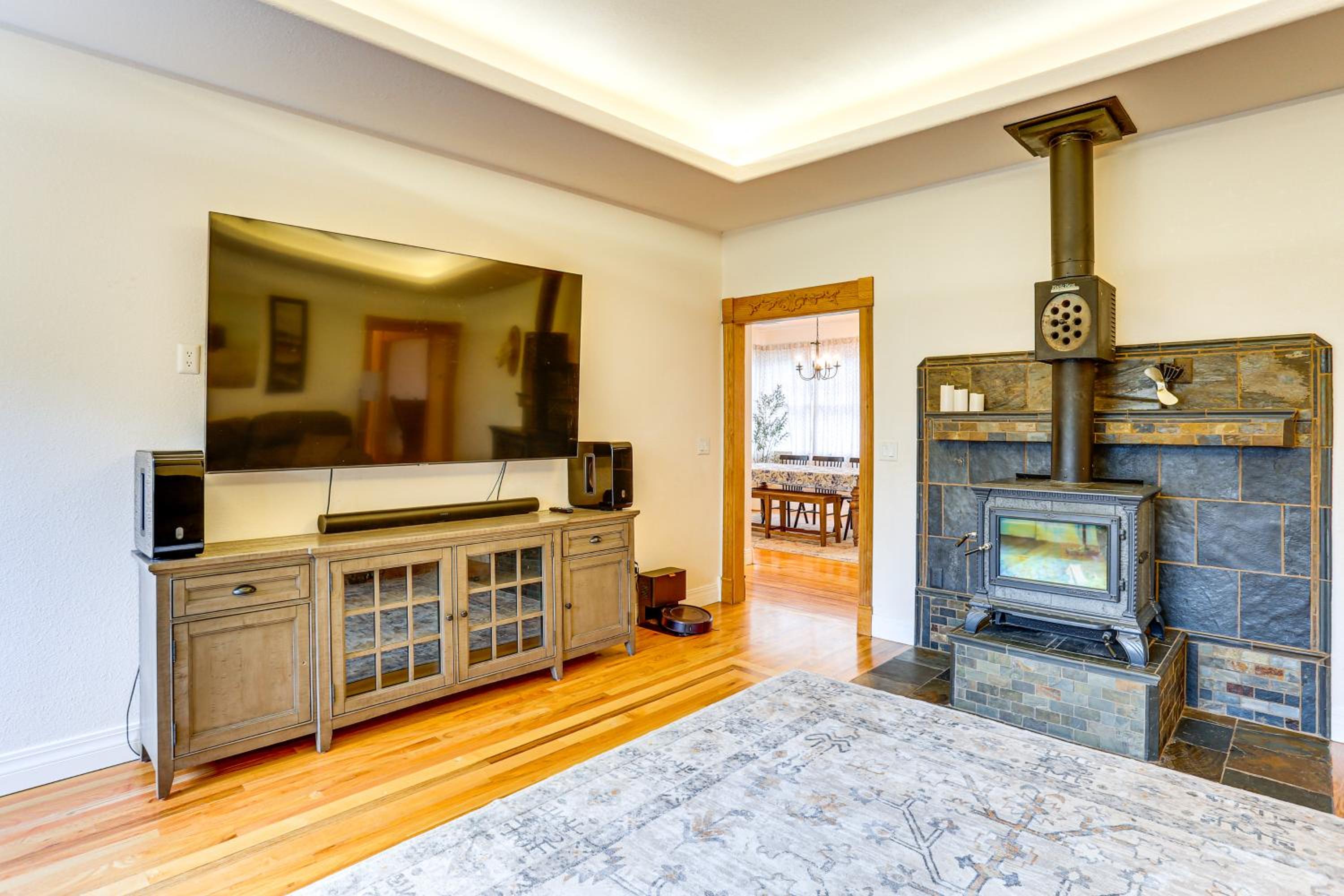 Country Comfort! Spacious Family Home By Red Bluff