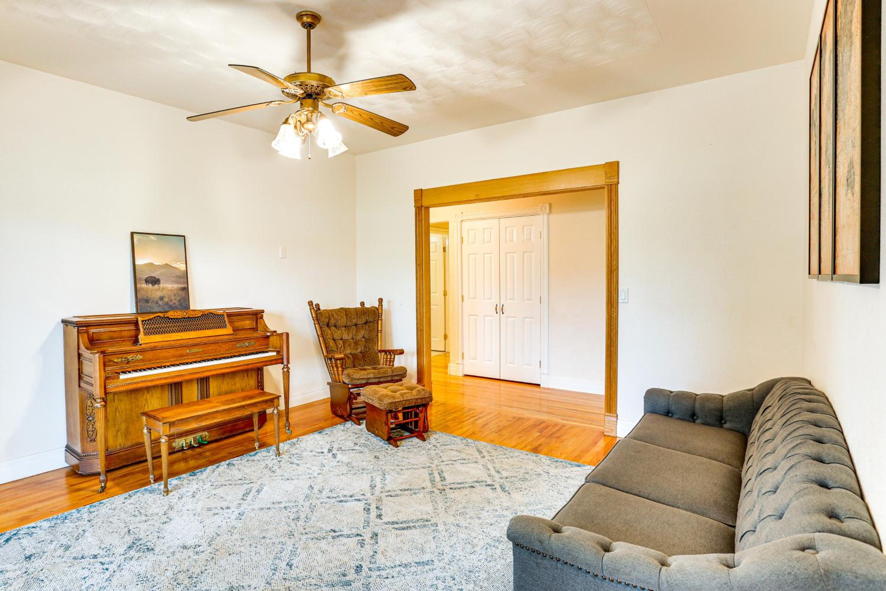 Country Comfort! Spacious Family Home By Red Bluff