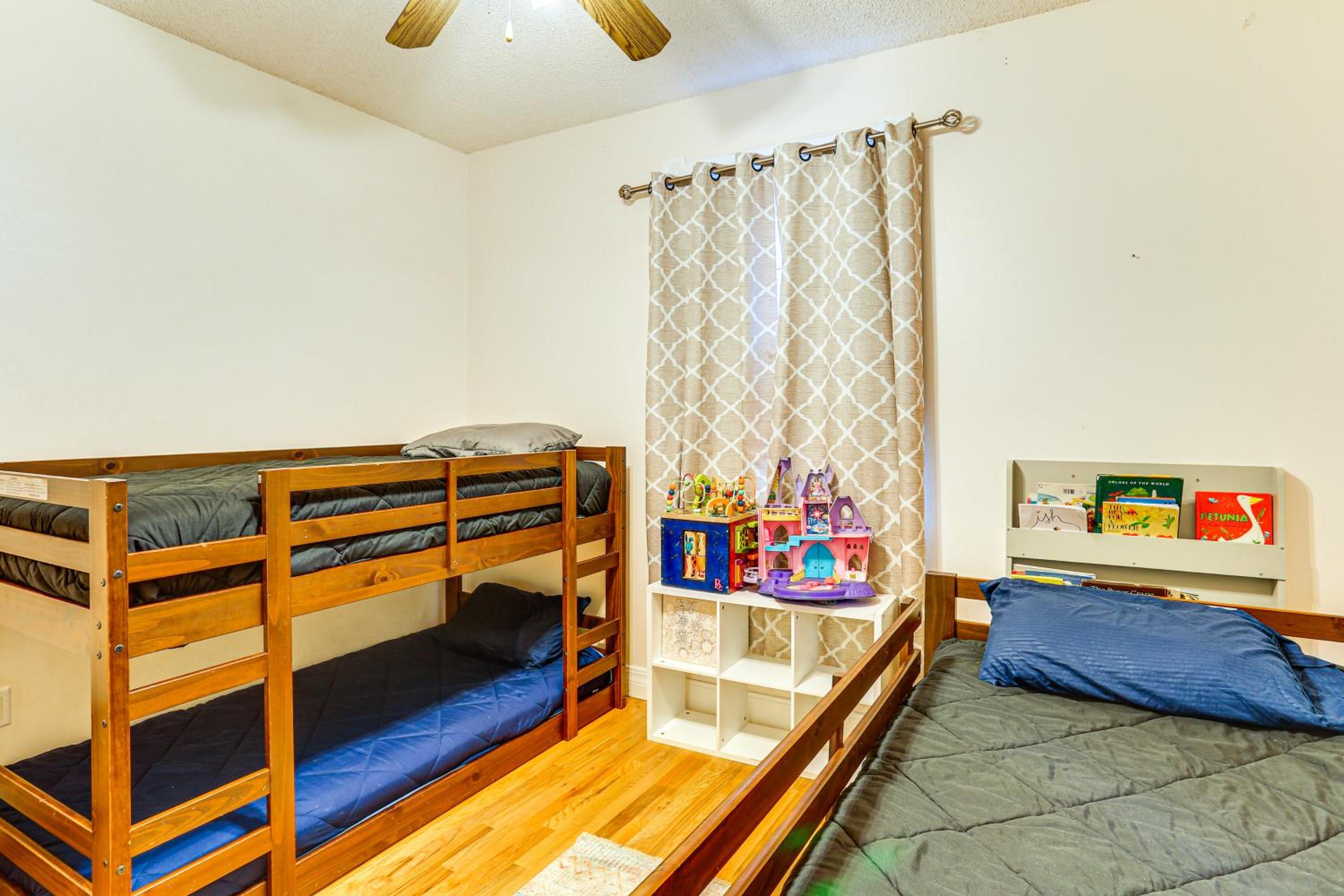 Country Comfort! Spacious Family Home By Red Bluff