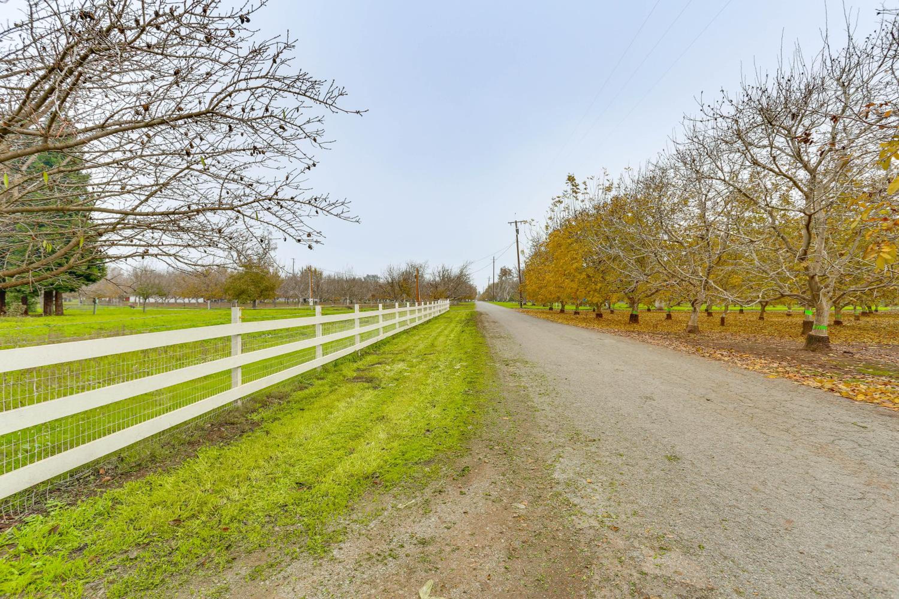 Country Comfort! Spacious Family Home By Red Bluff