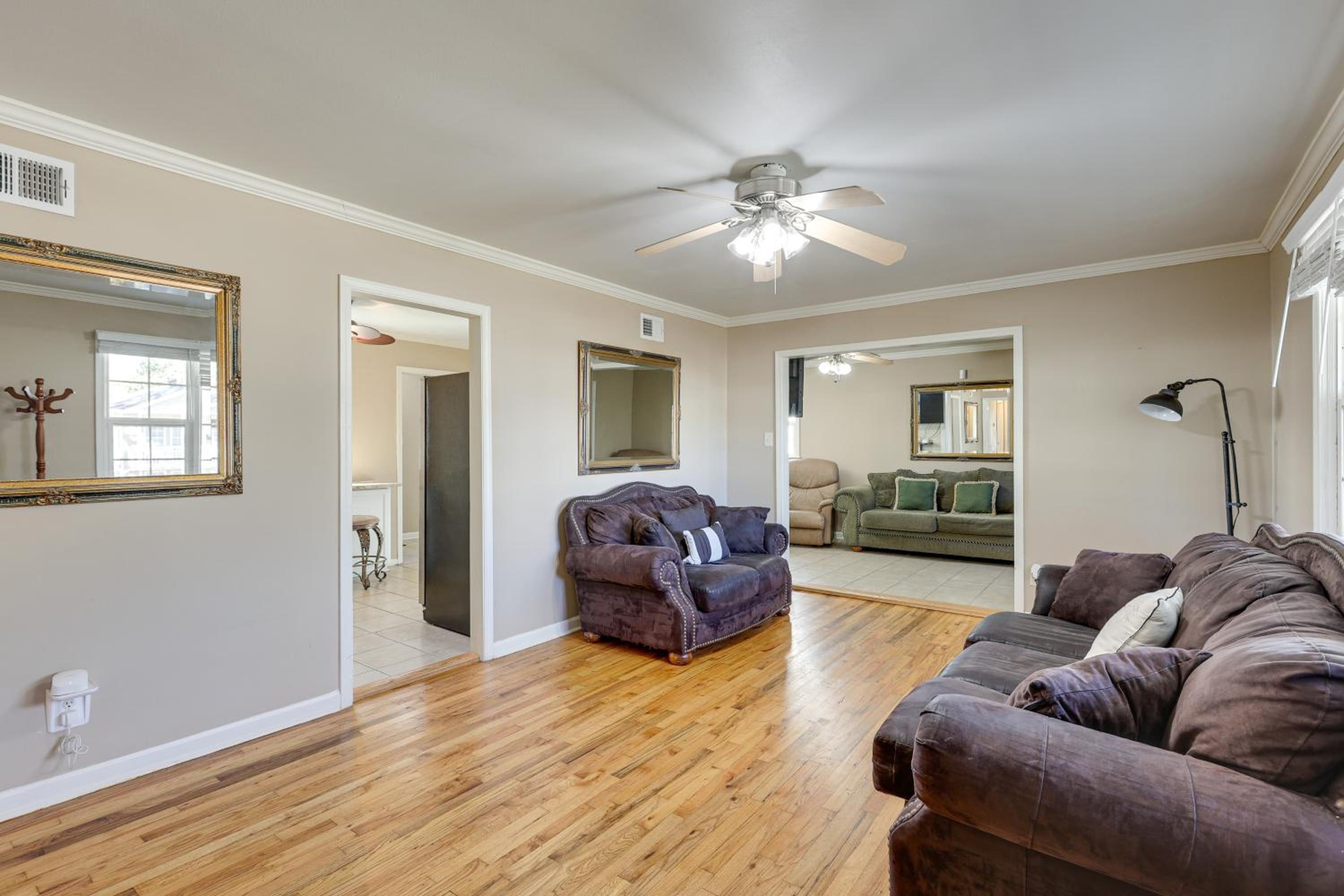 2 Mi to Downtown Savannah Dog-Friendly Home!