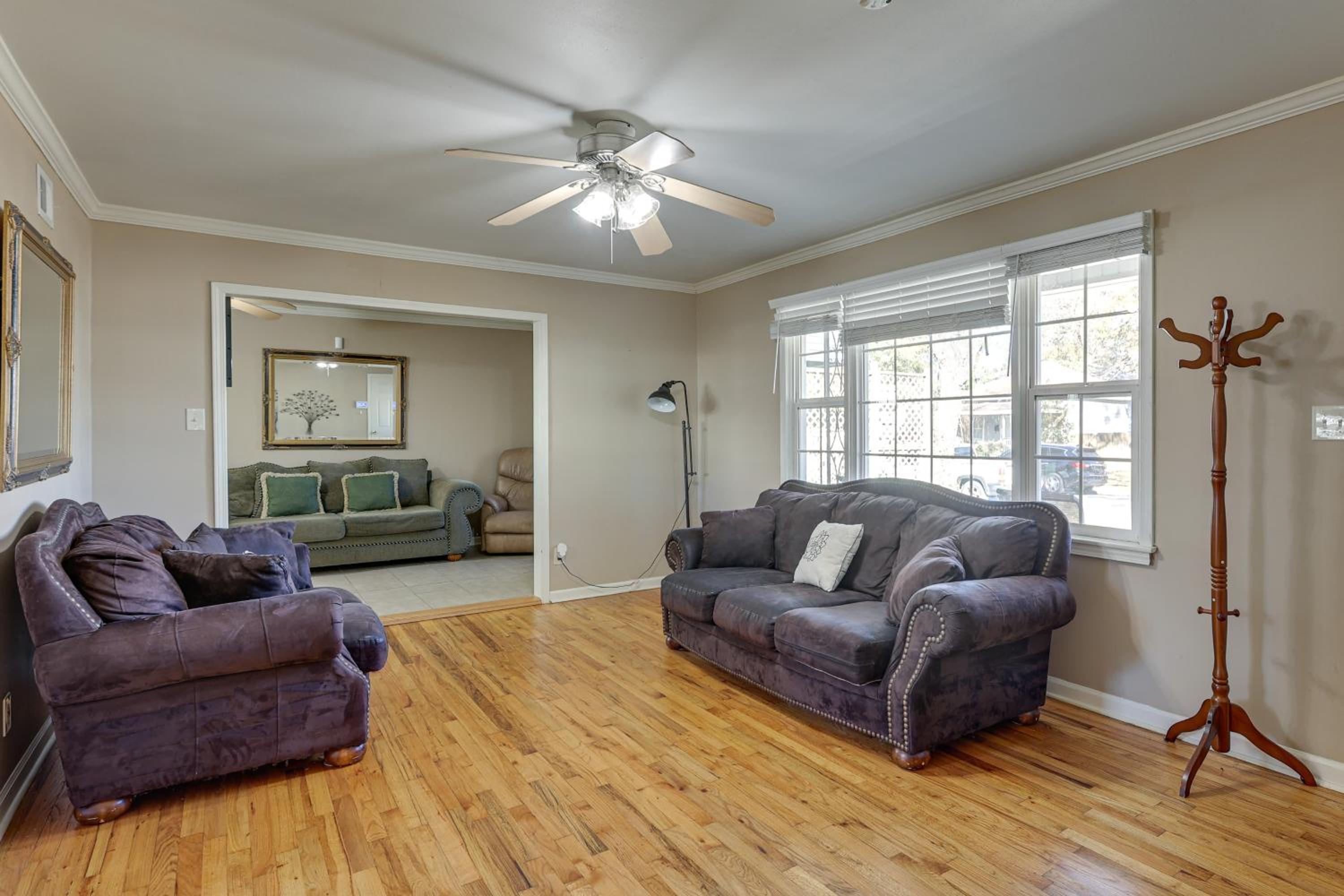 2 Mi to Downtown Savannah Dog-Friendly Home!