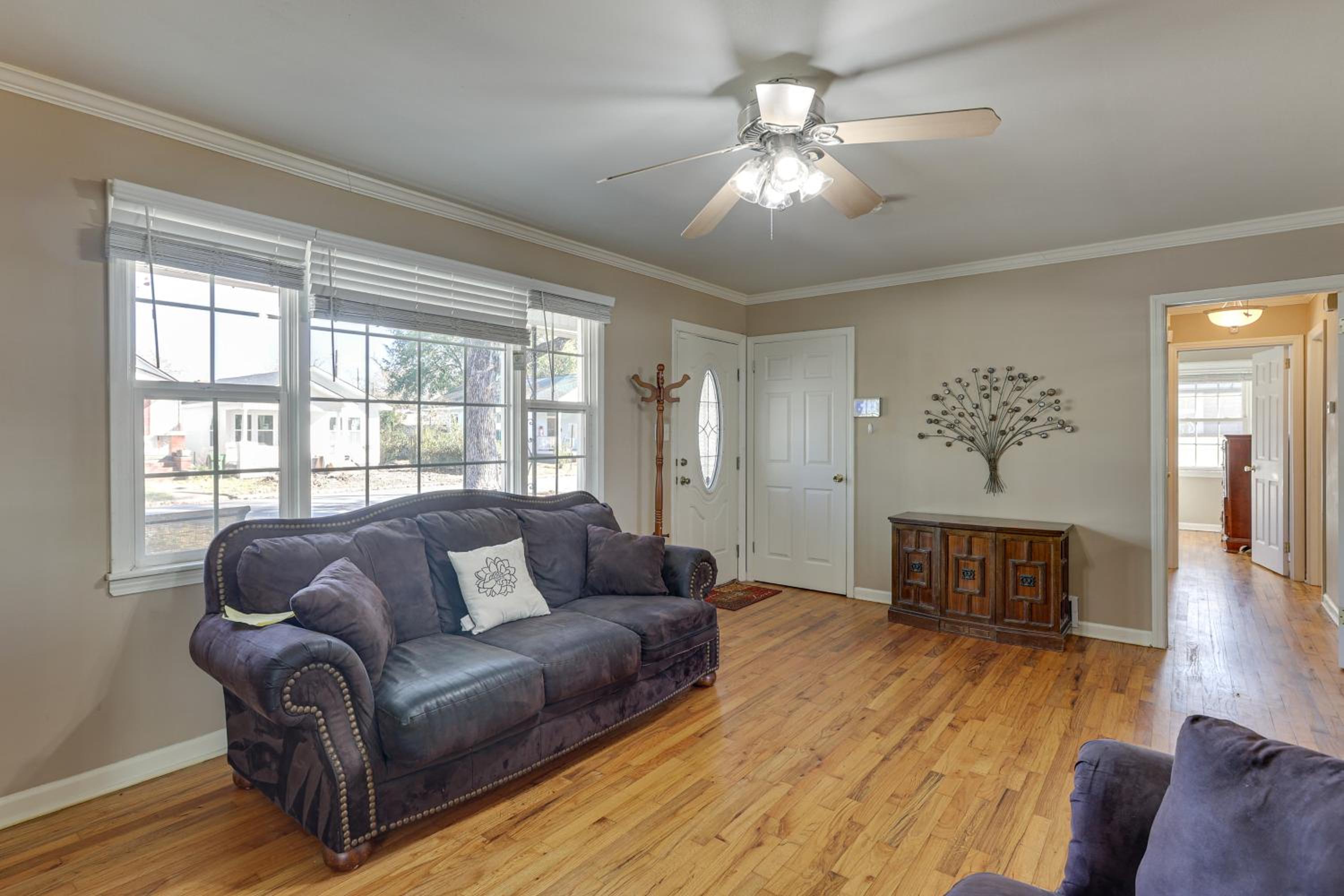 2 Mi to Downtown Savannah Dog-Friendly Home!