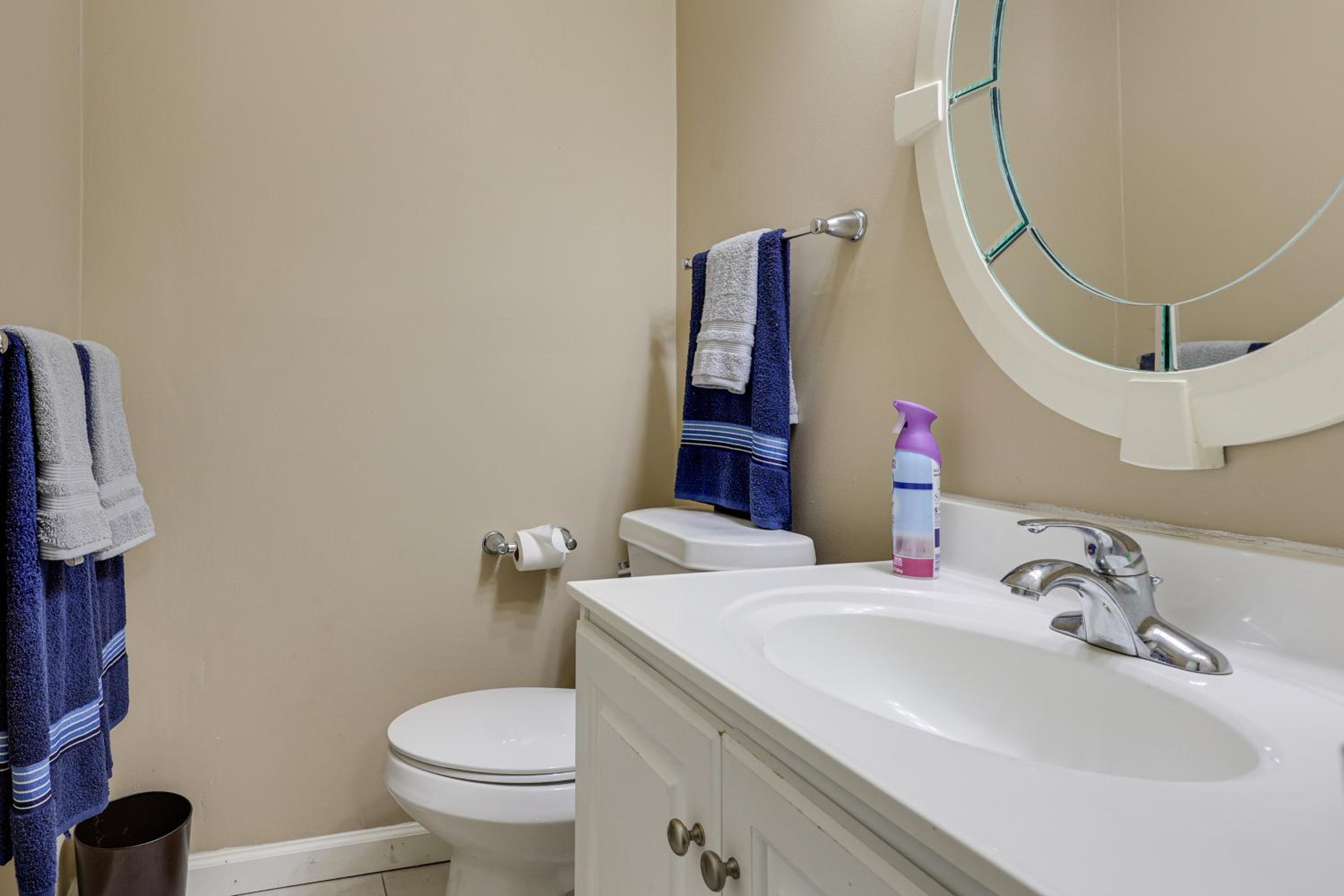 2 Mi to Downtown Savannah Dog-Friendly Home!