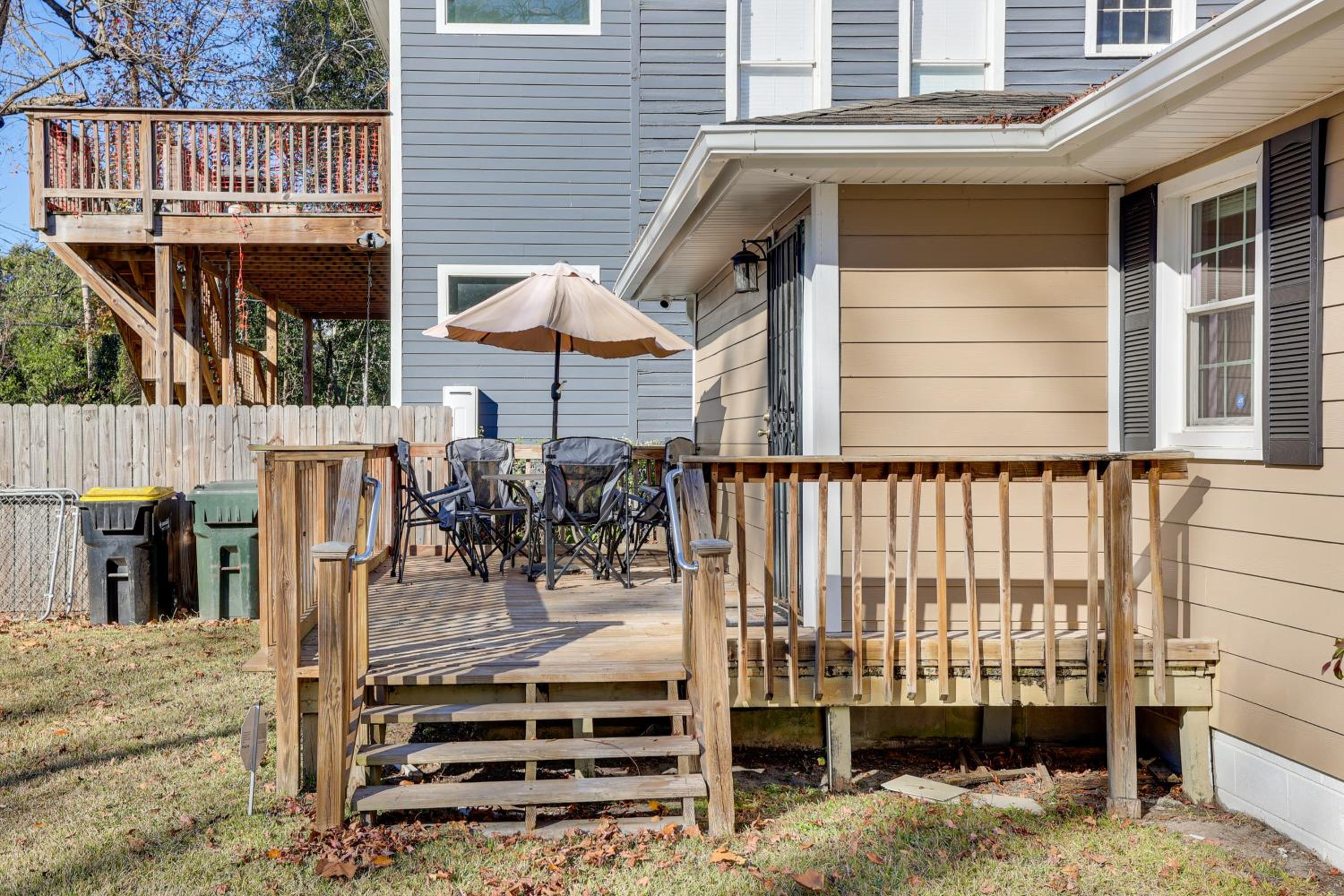 2 Mi to Downtown Savannah Dog-Friendly Home!