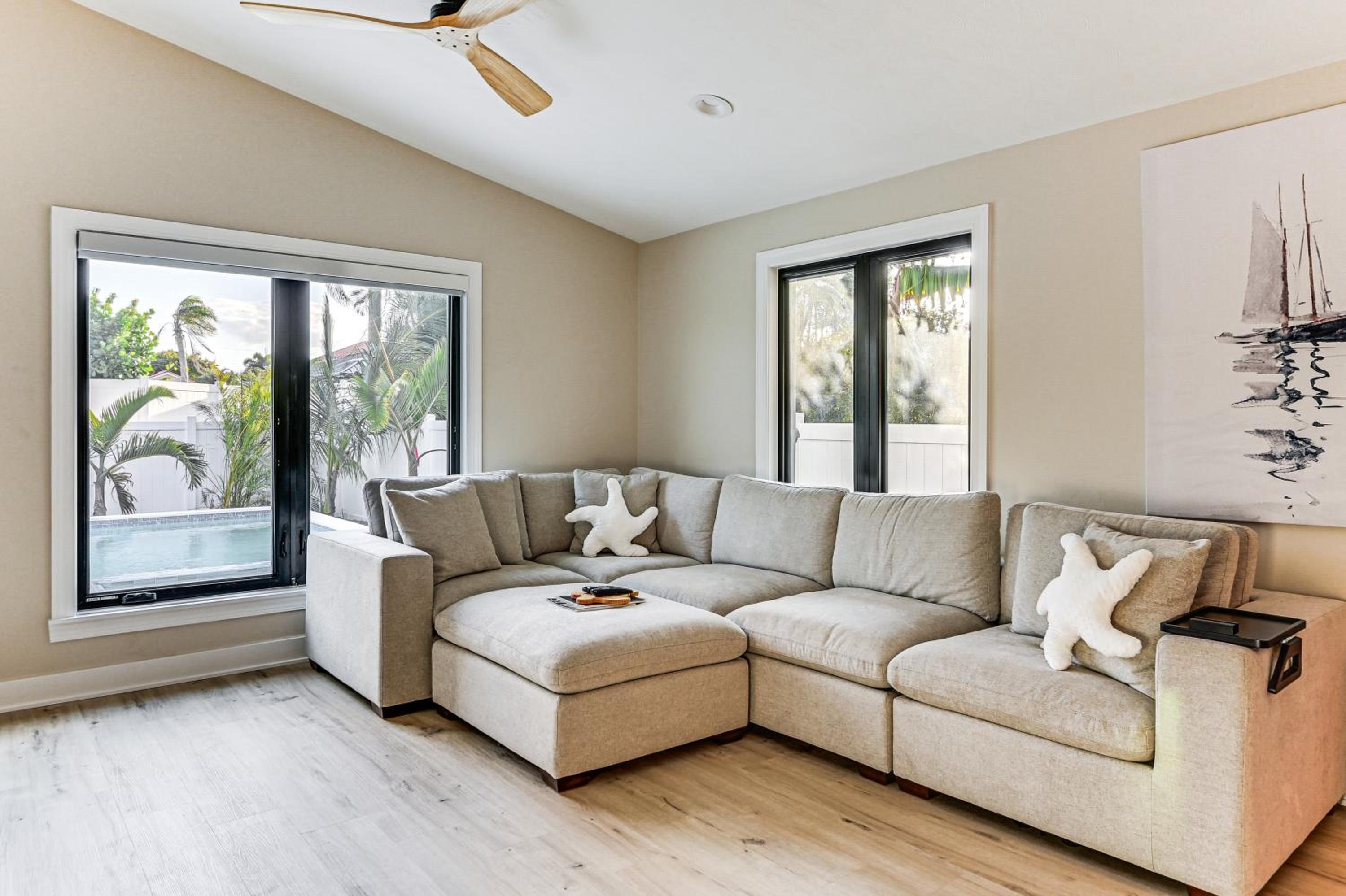 1 Mi to Beach! Modern Tropical Retreat in Naples