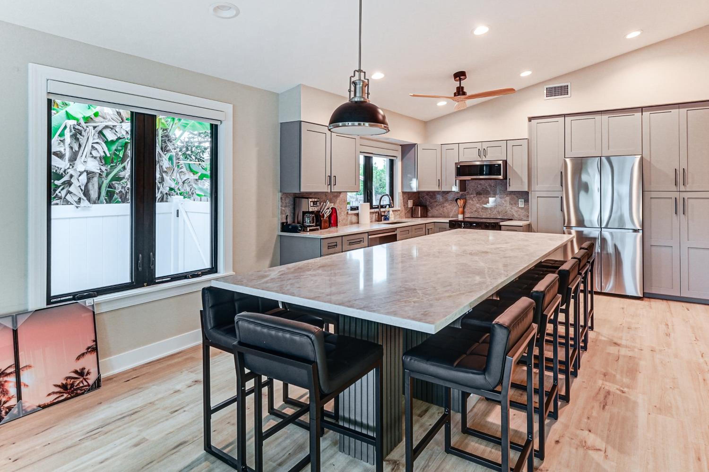 1 Mi to Beach! Modern Tropical Retreat in Naples