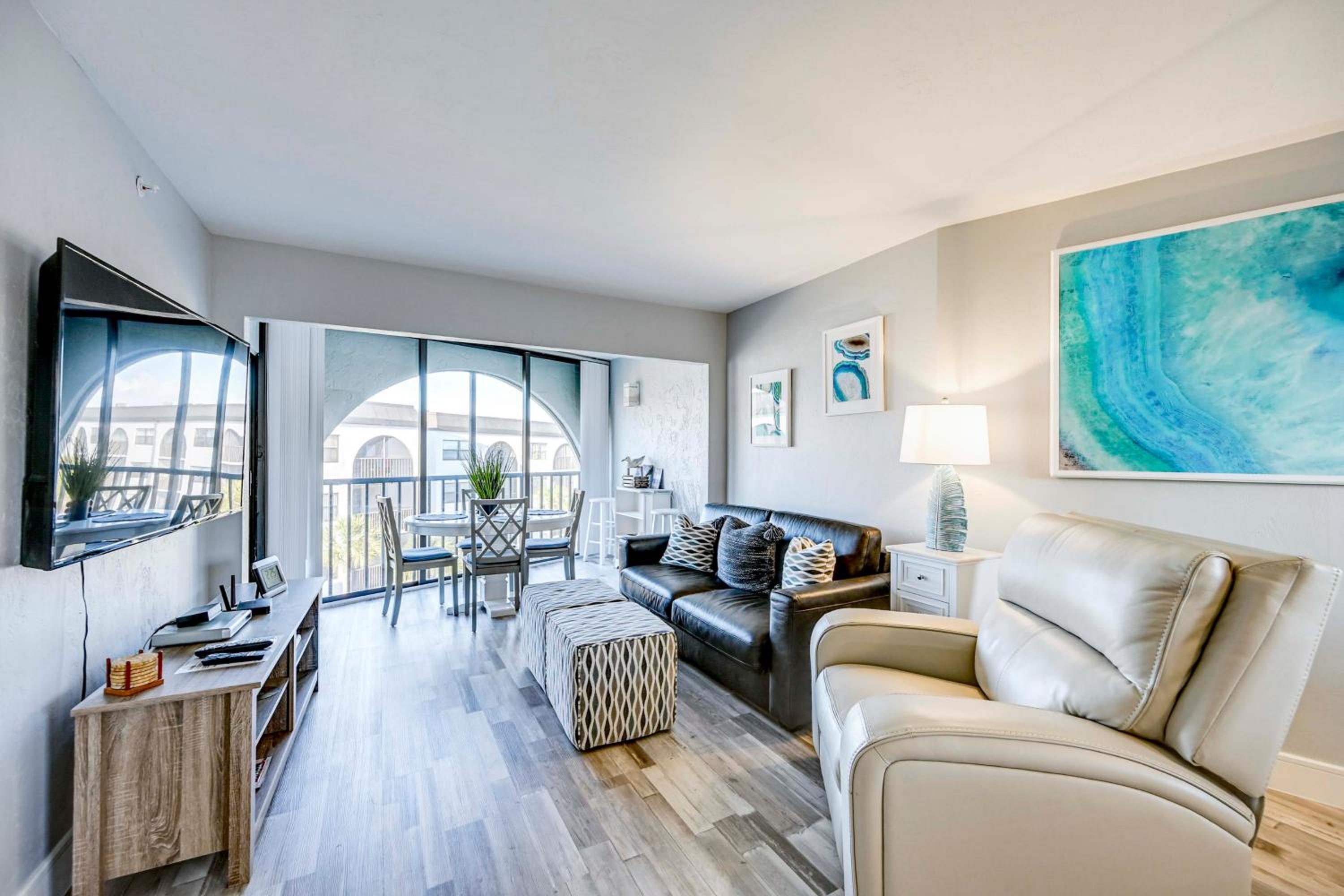 2 Mi to Beach! Unit with Pool Access on Marco Island