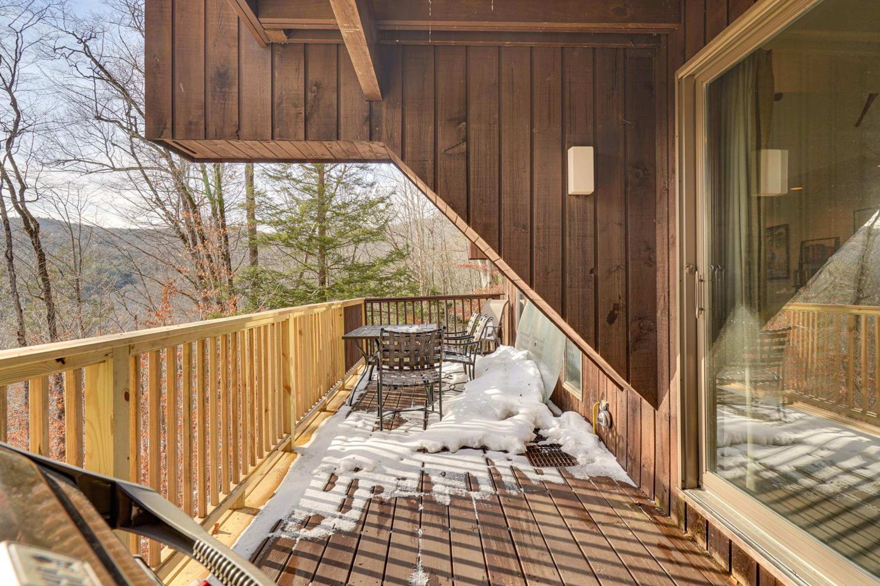 Near Okemo and Killington Home with Sauna and Fireplace