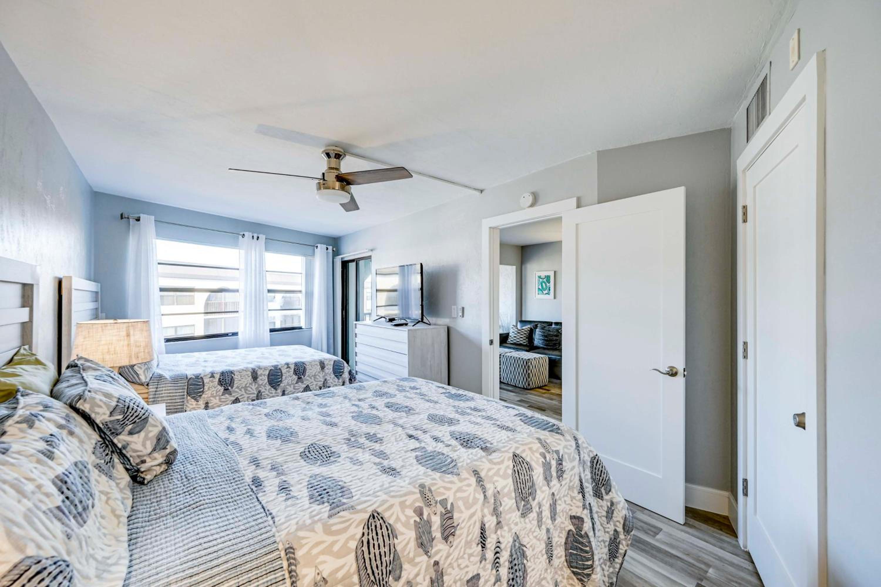 2 Mi to Beach! Unit with Pool Access on Marco Island