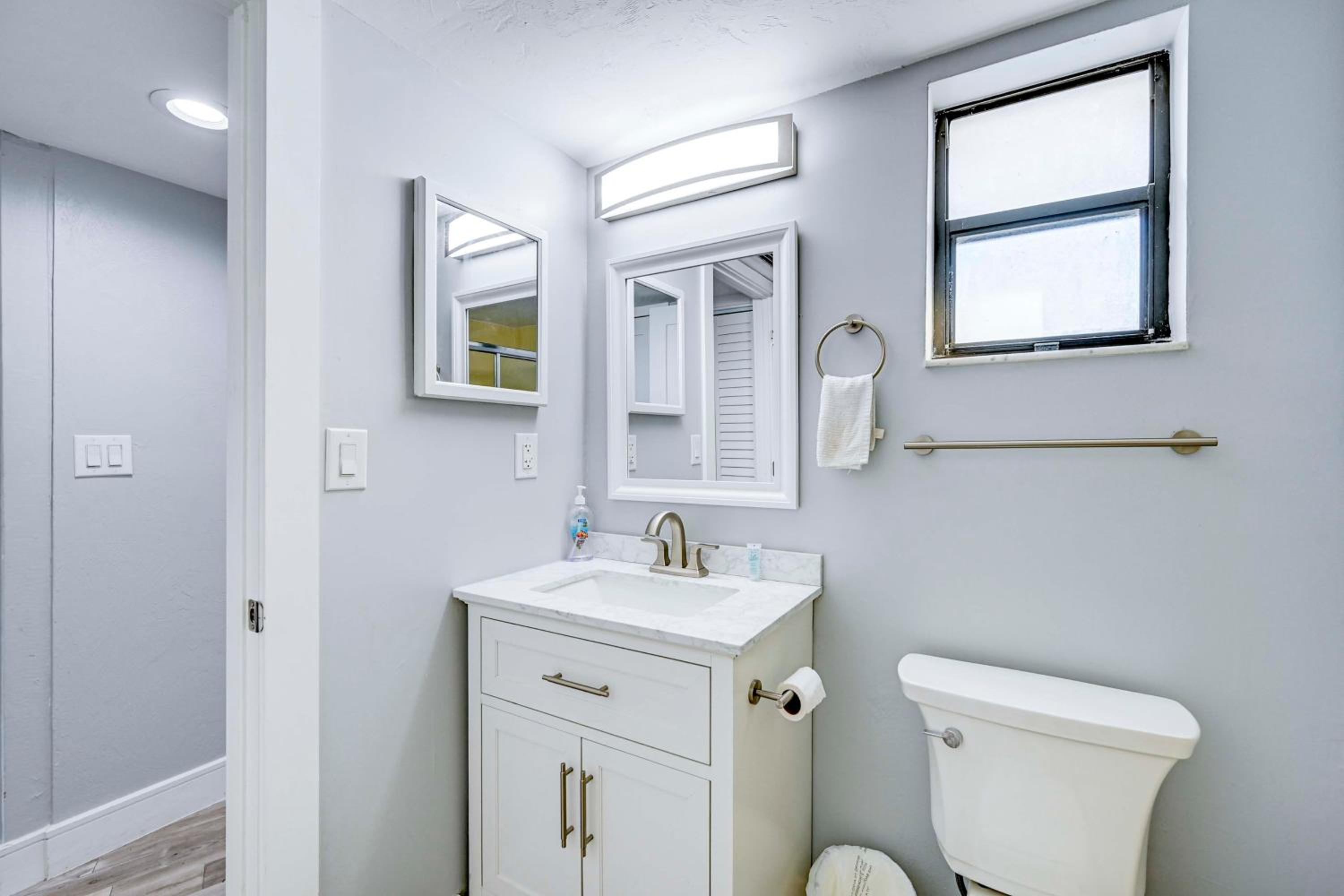 2 Mi to Beach! Unit with Pool Access on Marco Island