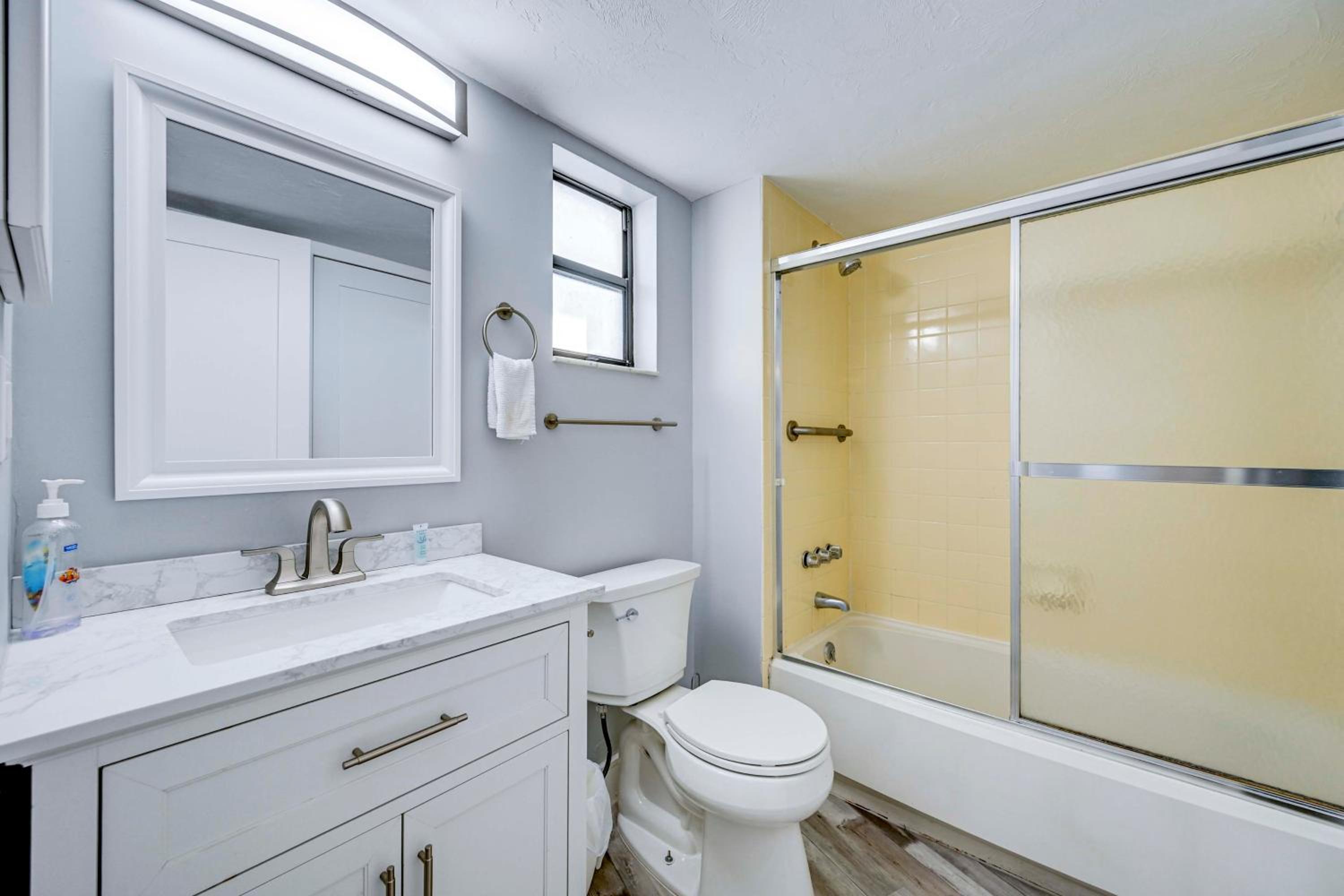 2 Mi to Beach! Unit with Pool Access on Marco Island