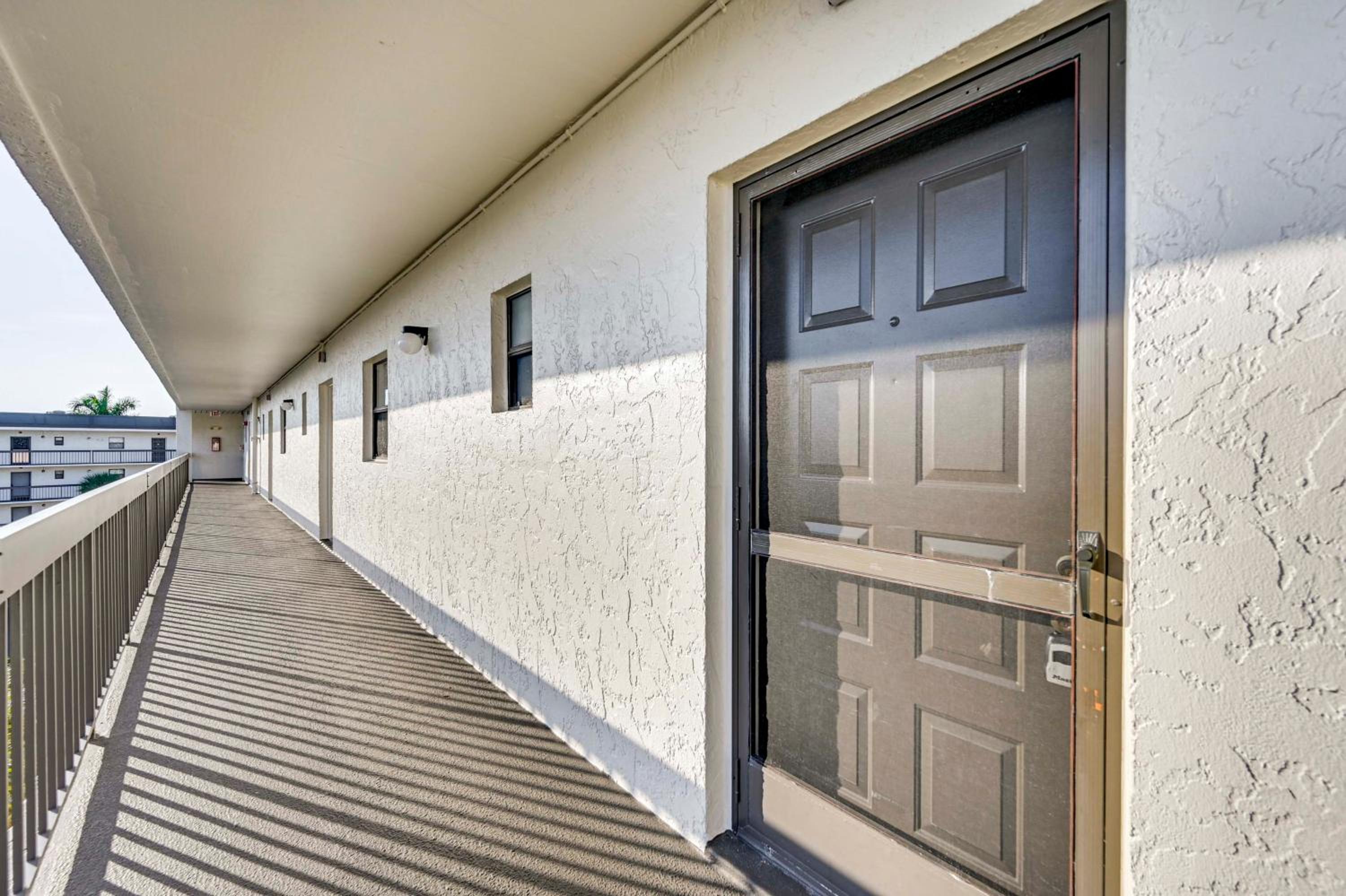 2 Mi to Beach! Unit with Pool Access on Marco Island