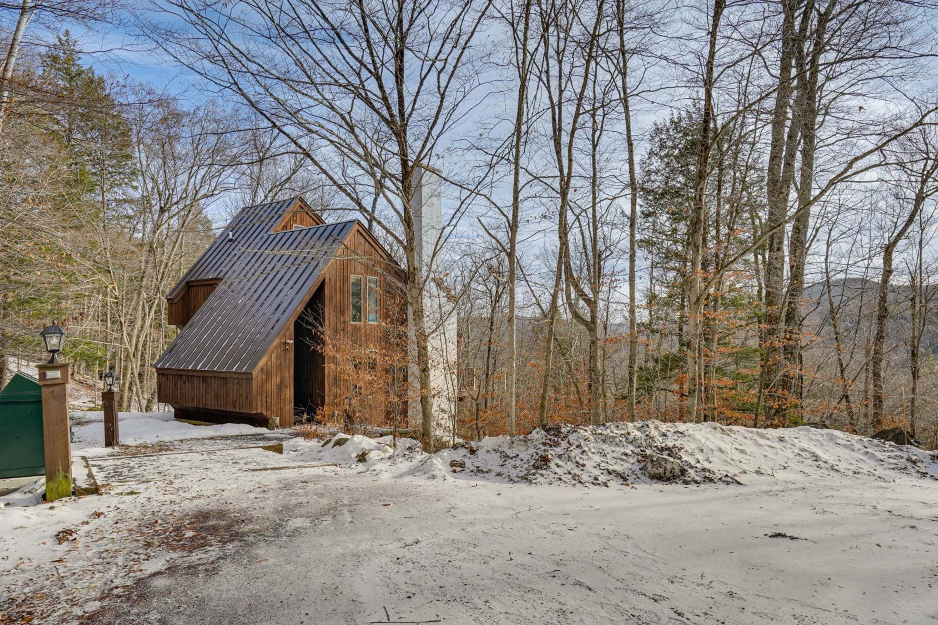 Near Okemo and Killington Home with Sauna and Fireplace