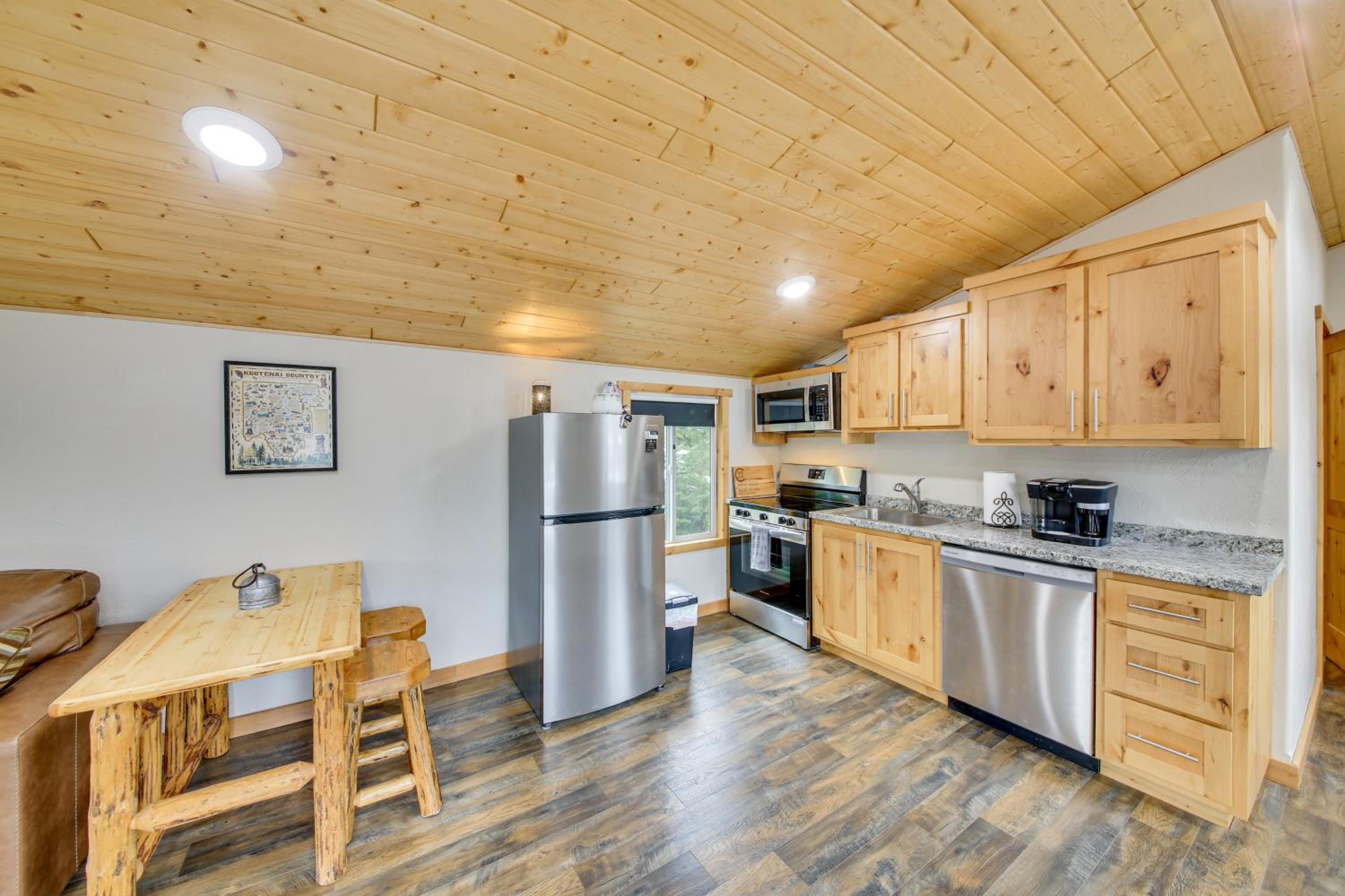 1 Mi to Waterfront Trails, Troy Home with Hot Tub!