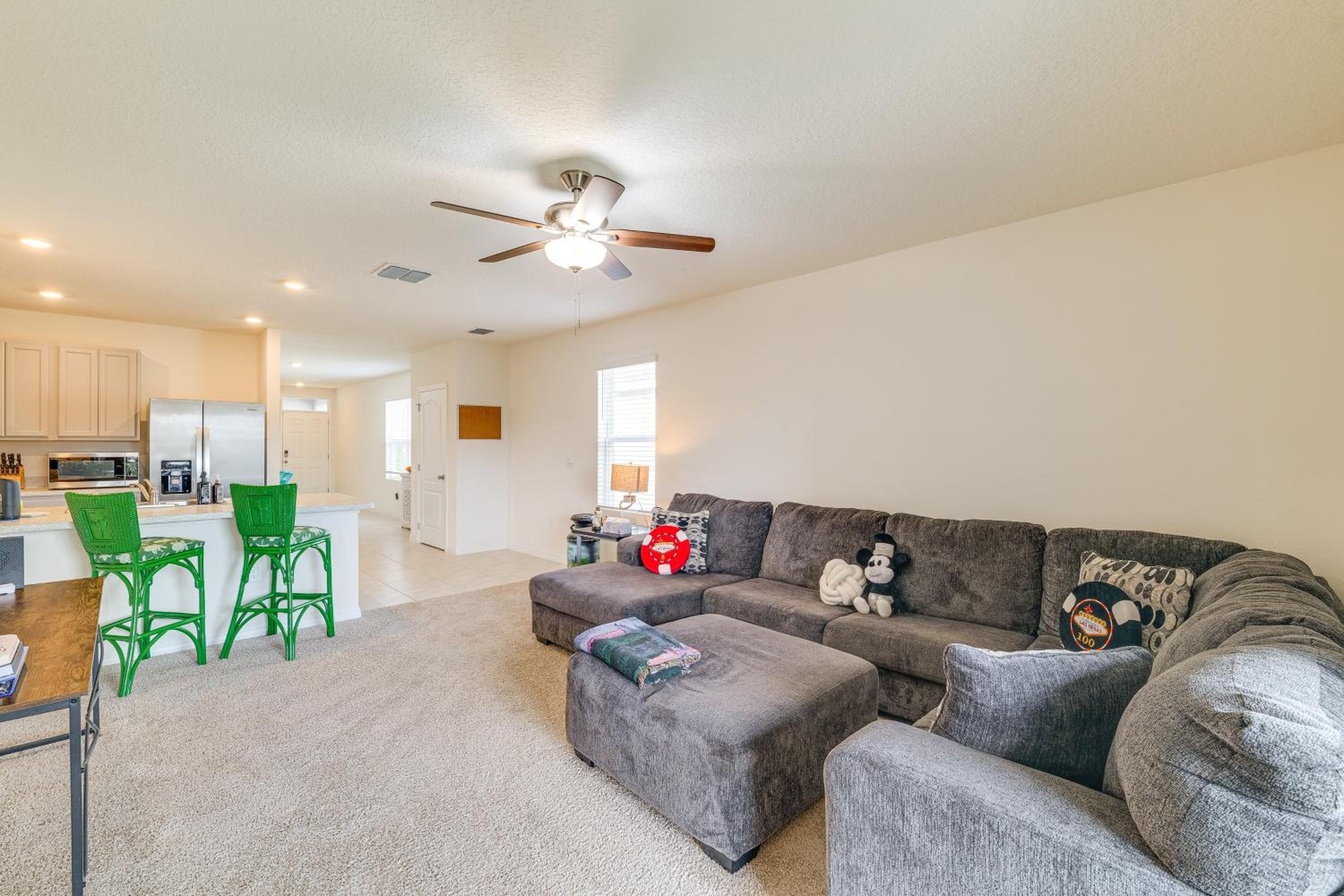 Orlando Theme Park Basecamp Family Home with Patio