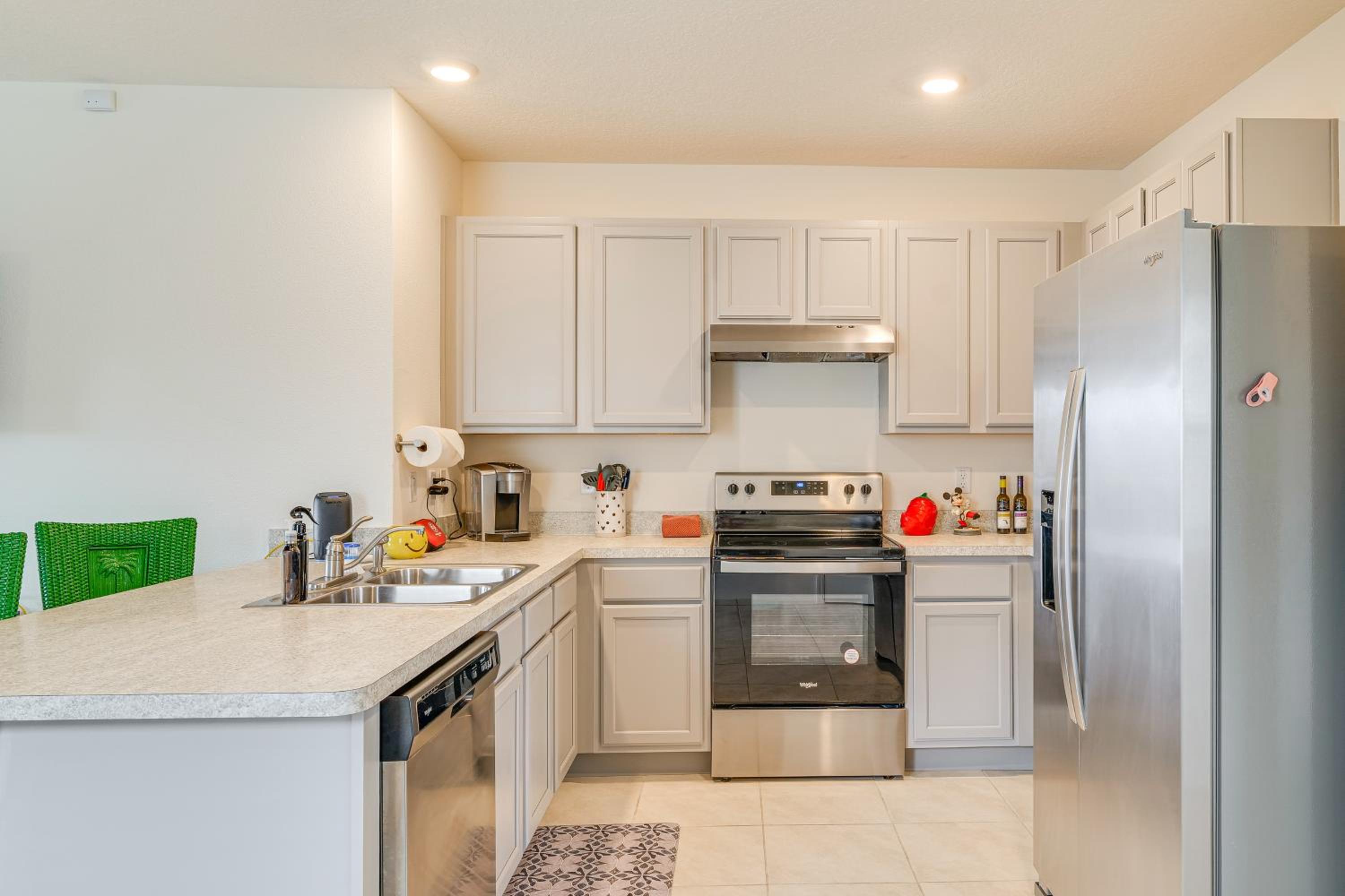 Orlando Theme Park Basecamp Family Home with Patio